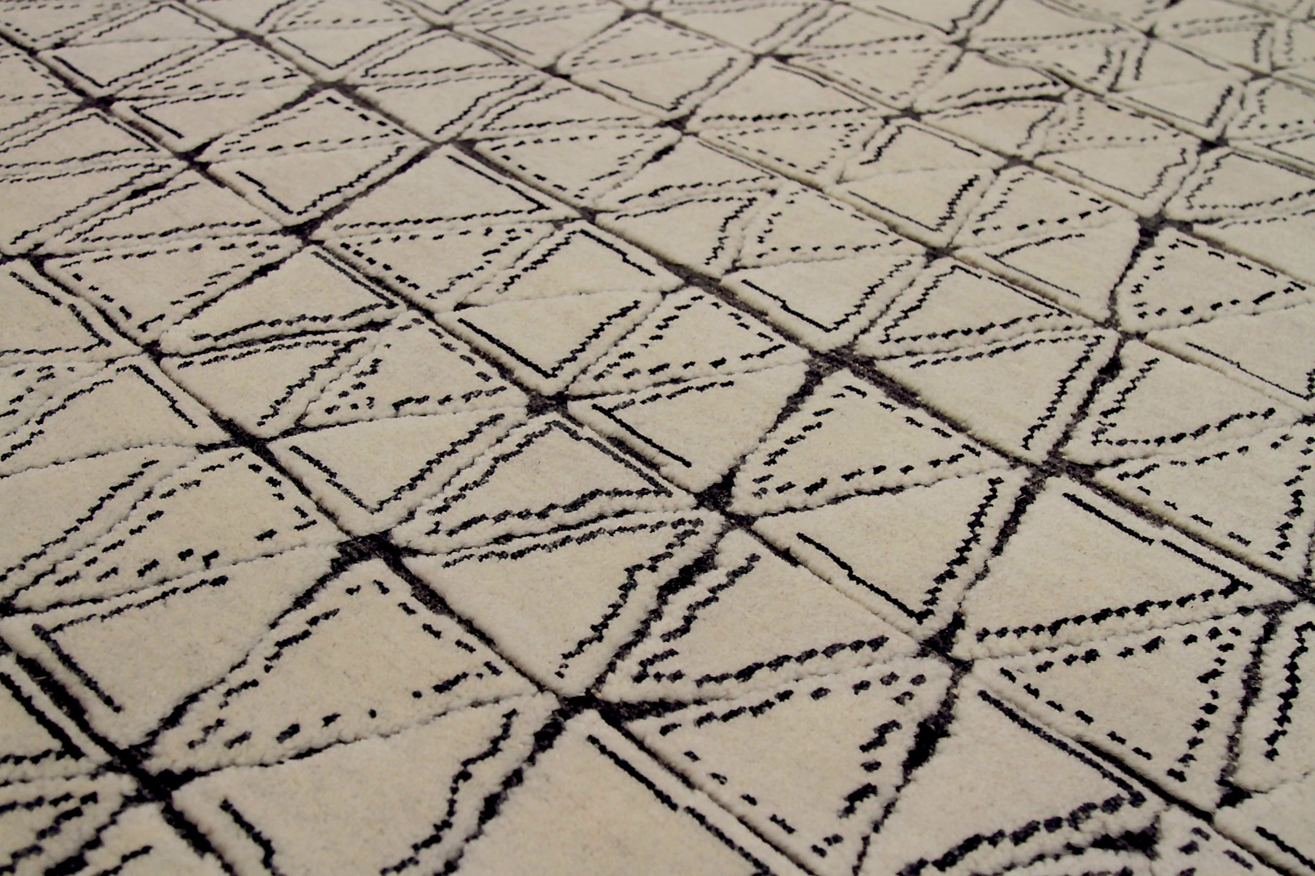 Thumbnail 4 for India Modern / Contemporary Rug 90612