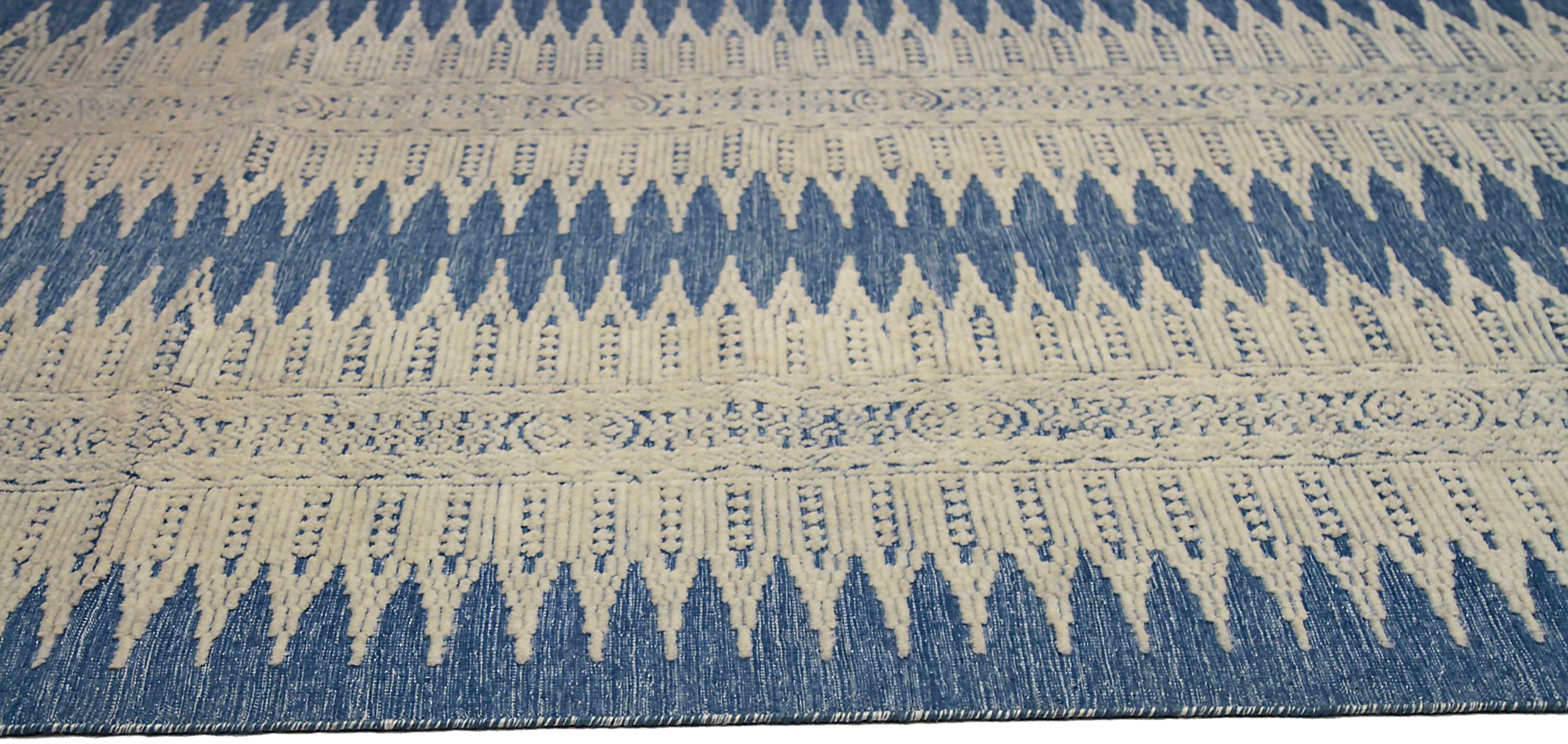 Thumbnail 2 for India Modern / Contemporary Rug 90609