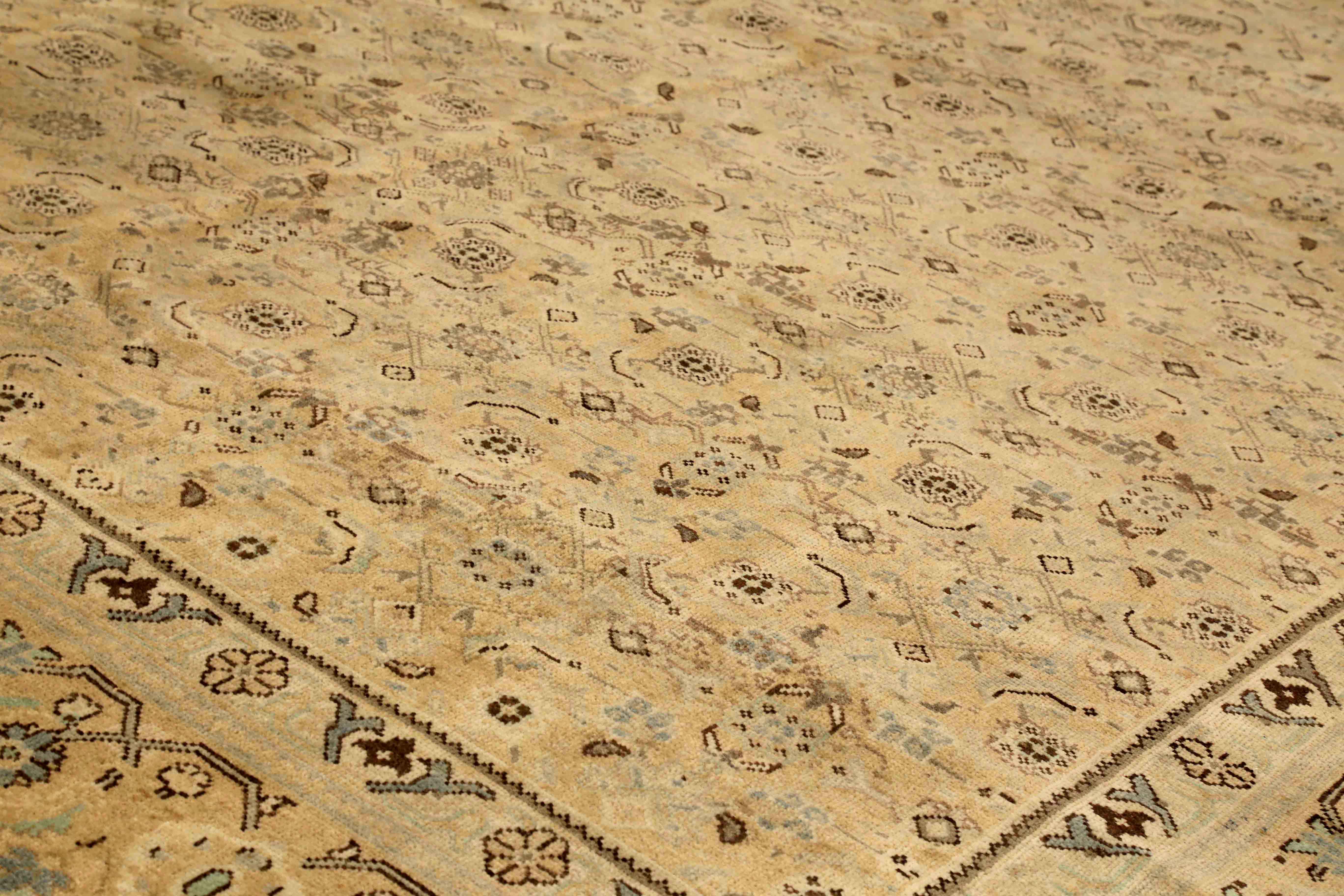 Thumbnail 4 for Antique Persian Mahal Transitional Rug 73990