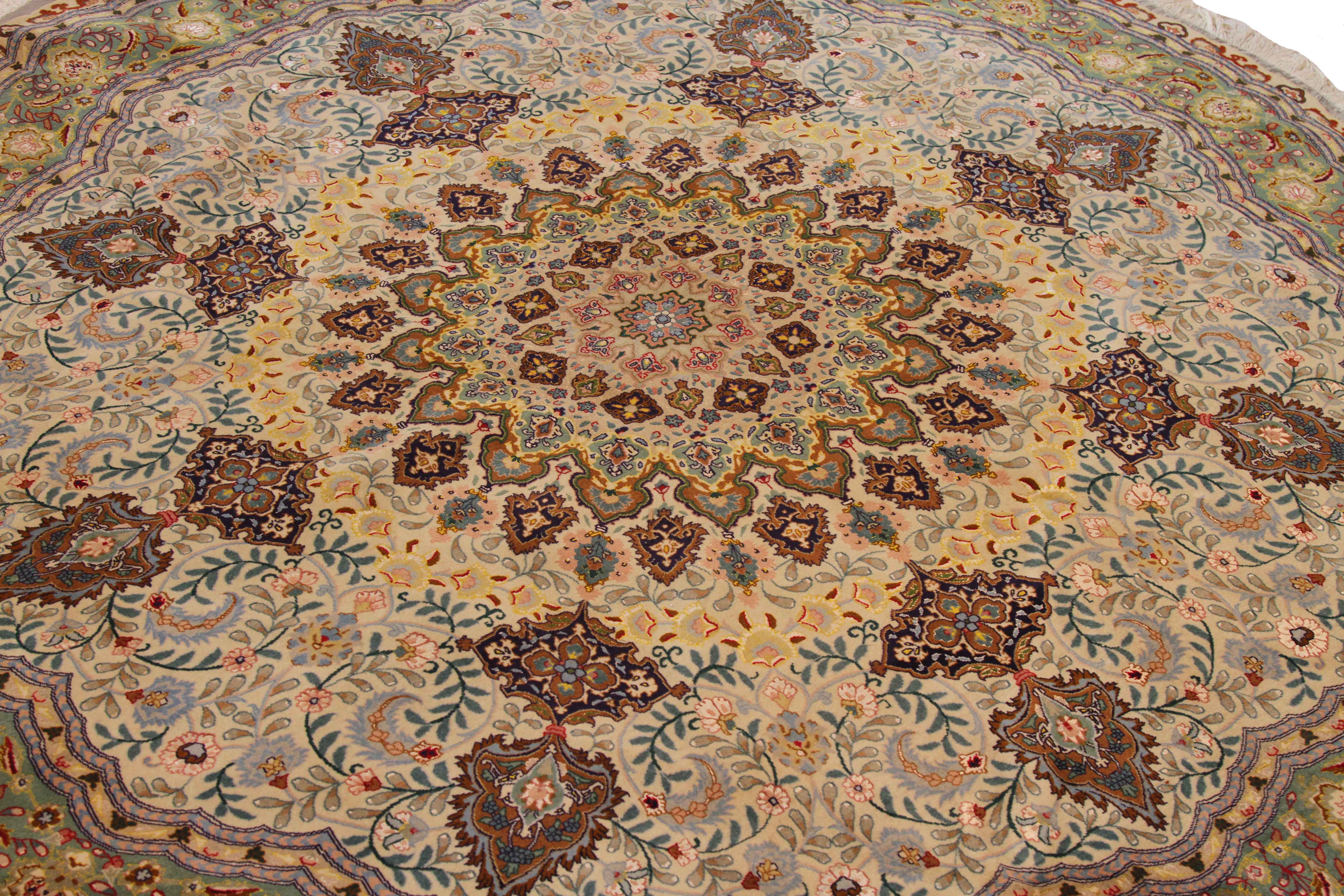 Thumbnail 4 for Persian Tabriz Traditional Rug 69380
