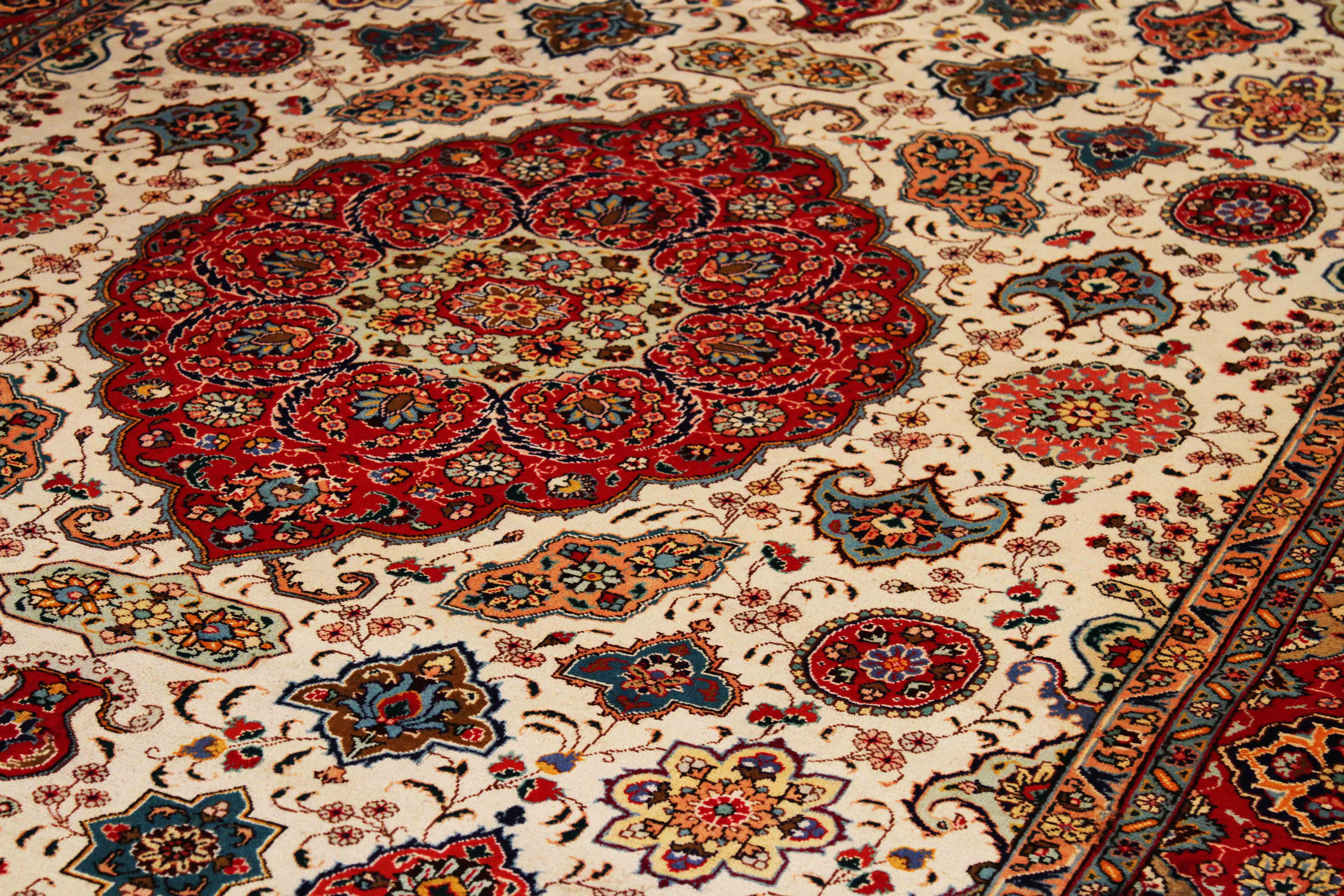 Thumbnail 3 for Antique Persian Tabriz Traditional Rug 69917