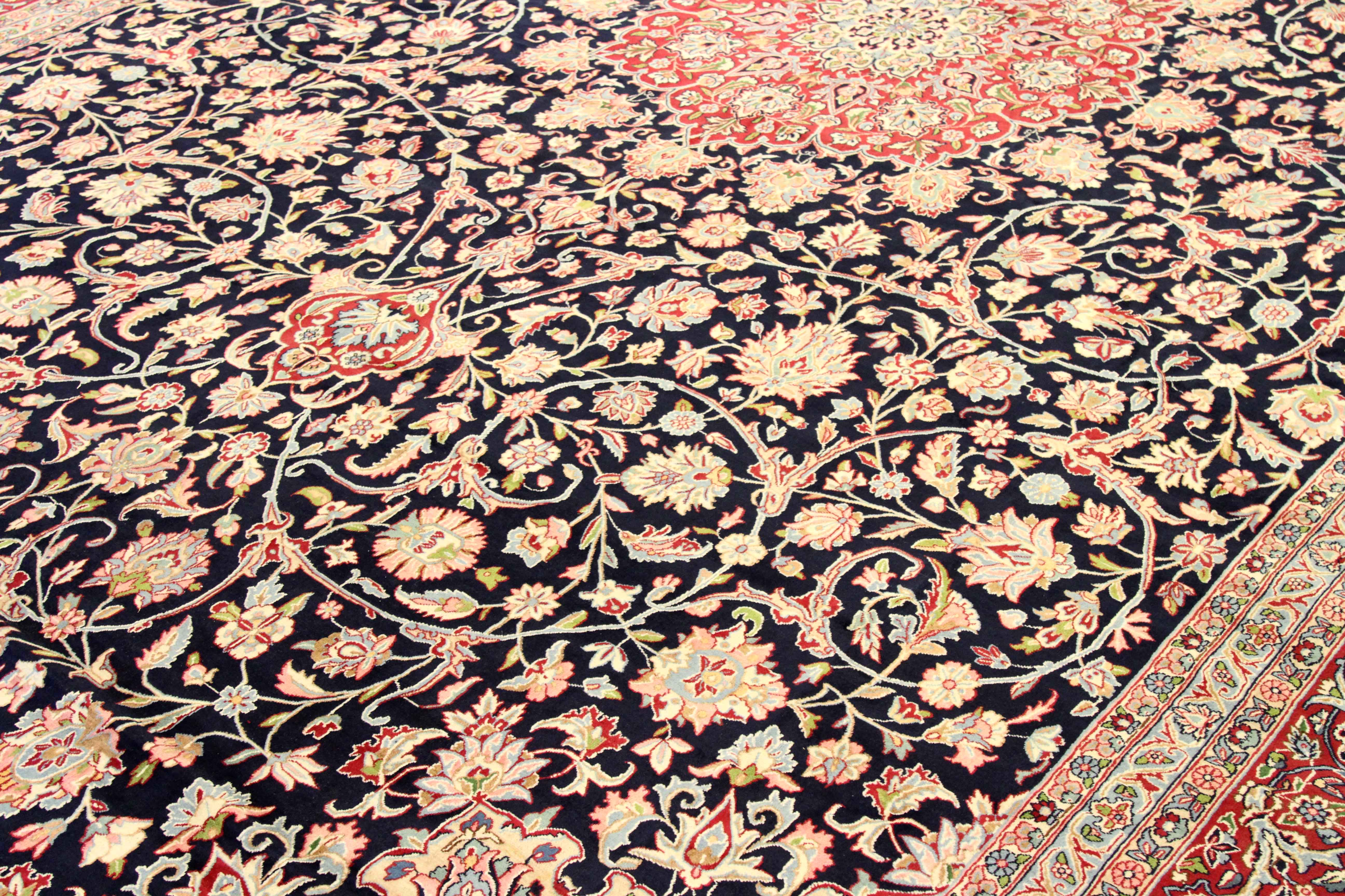 Thumbnail 3 for Antique Persian Kerman Traditional Rug 75578