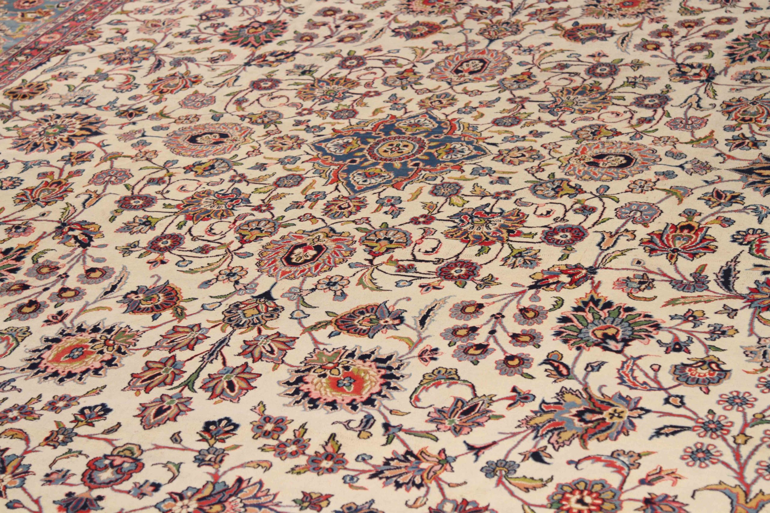 Thumbnail 4 for Antique Persian Kerman Traditional Rug 70040