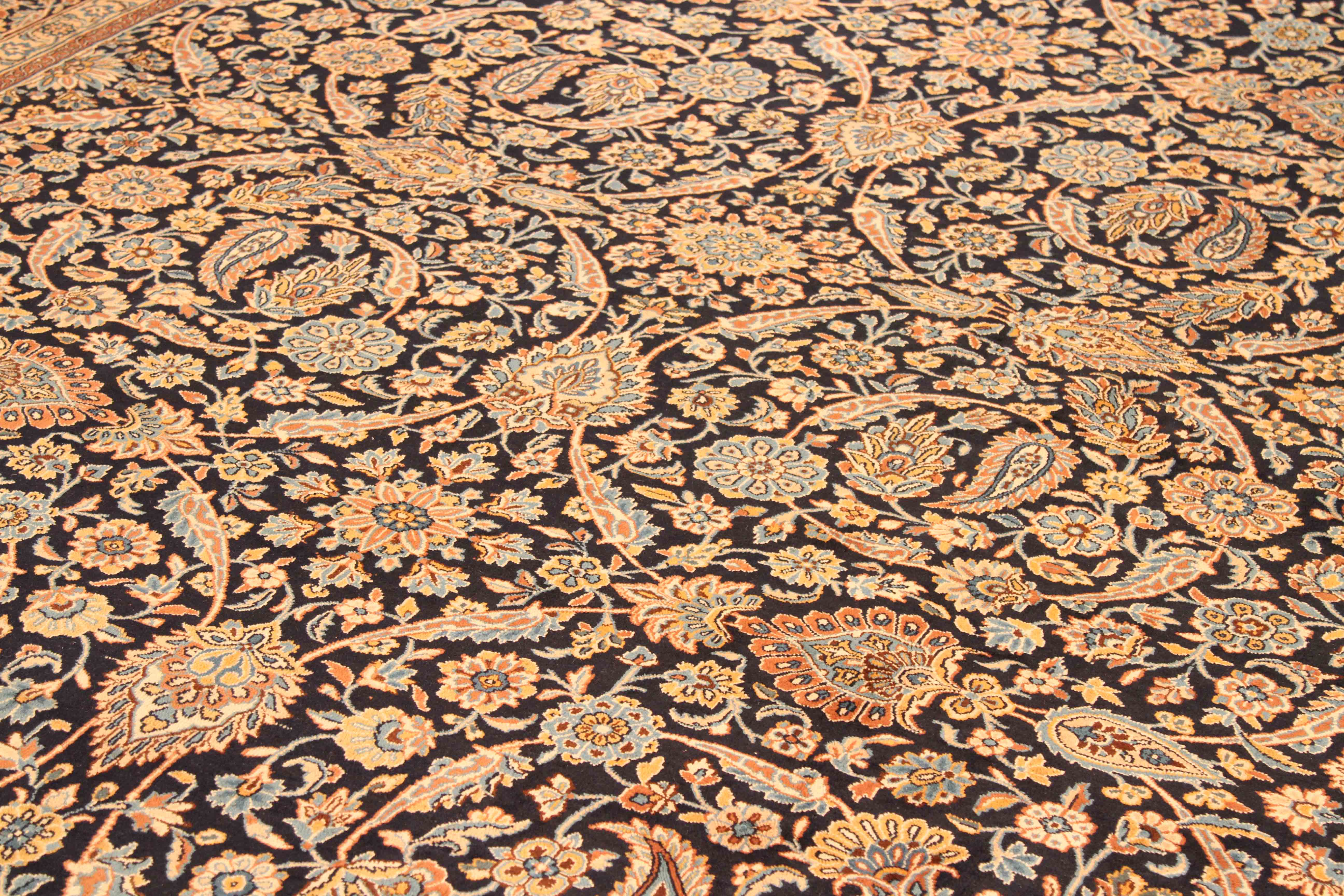 Thumbnail 2 for Antique Persian Kerman Traditional Rug 70052