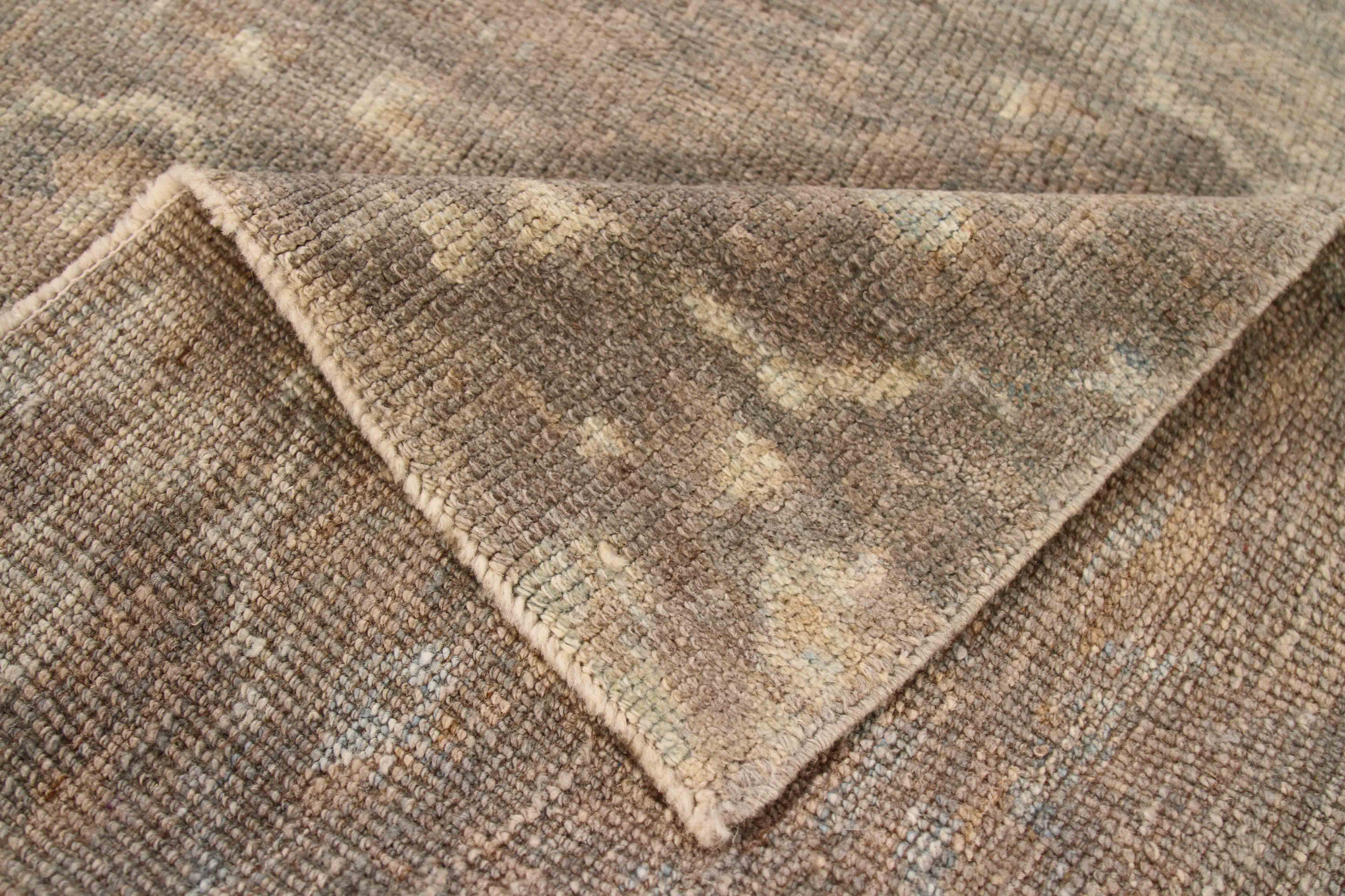 Thumbnail 4 for Persian Oushak Transitional Rug 70112