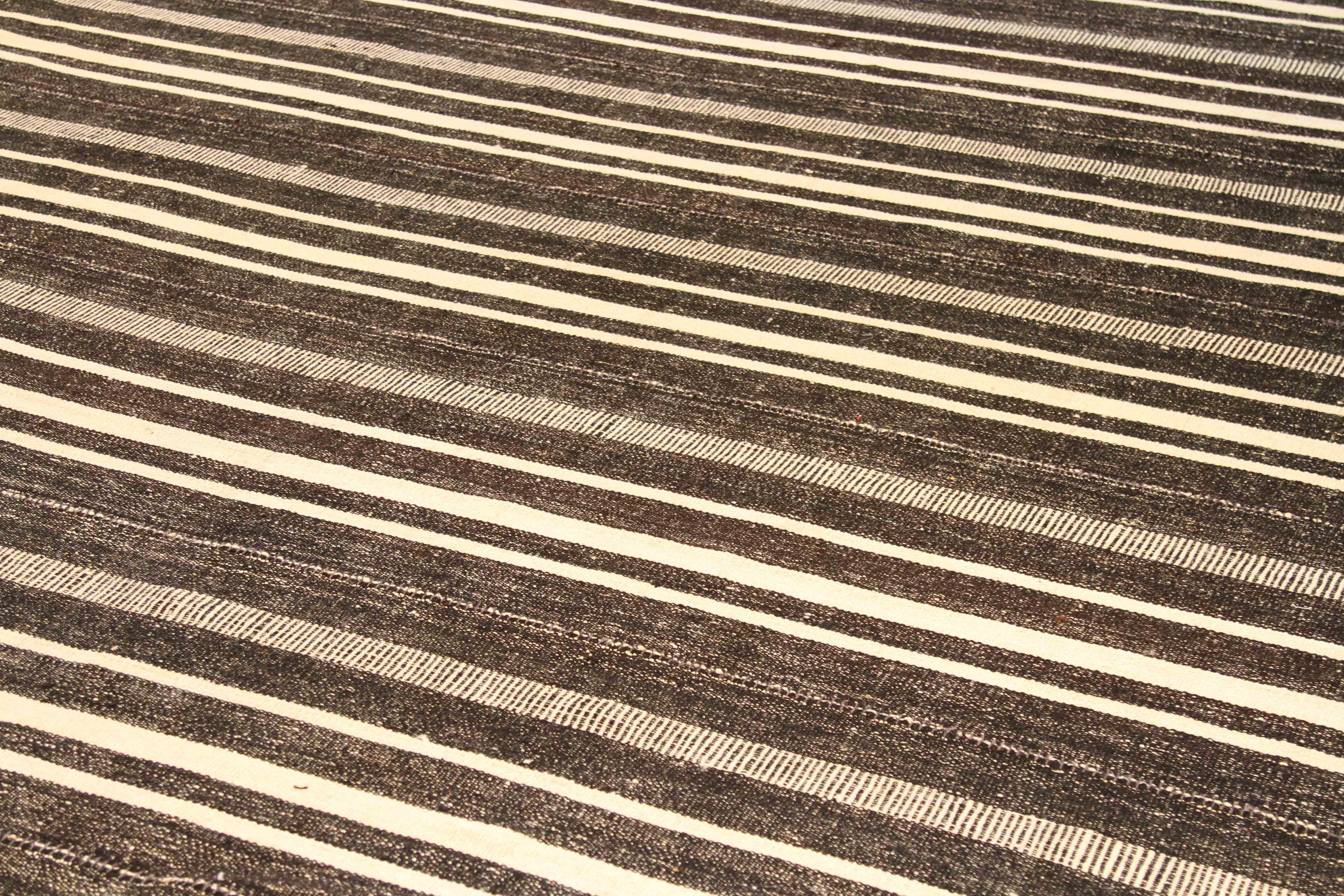 Thumbnail 2 for Persian Transitional Rug 70119