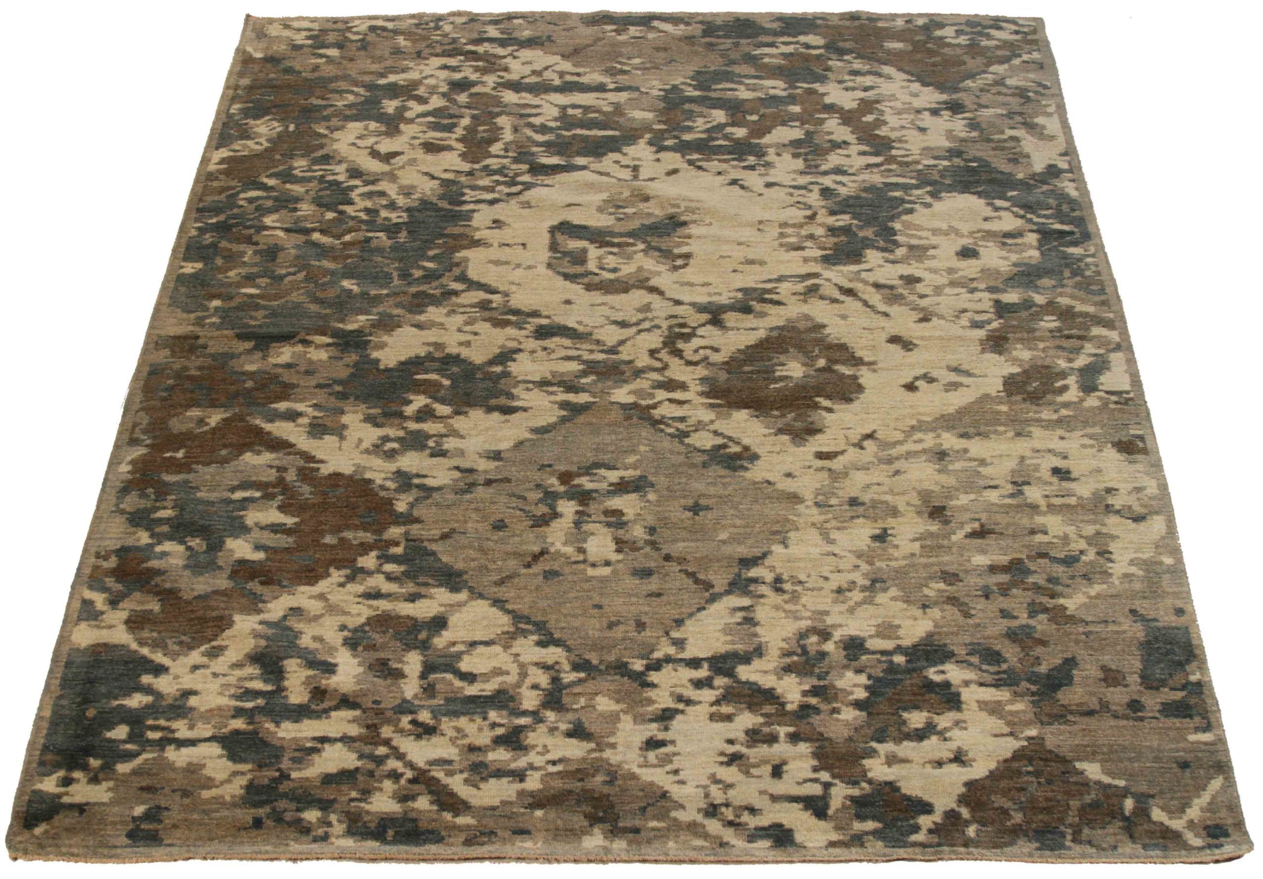 Thumbnail 5 for Persian Sultanabad Transitional Rug 70174