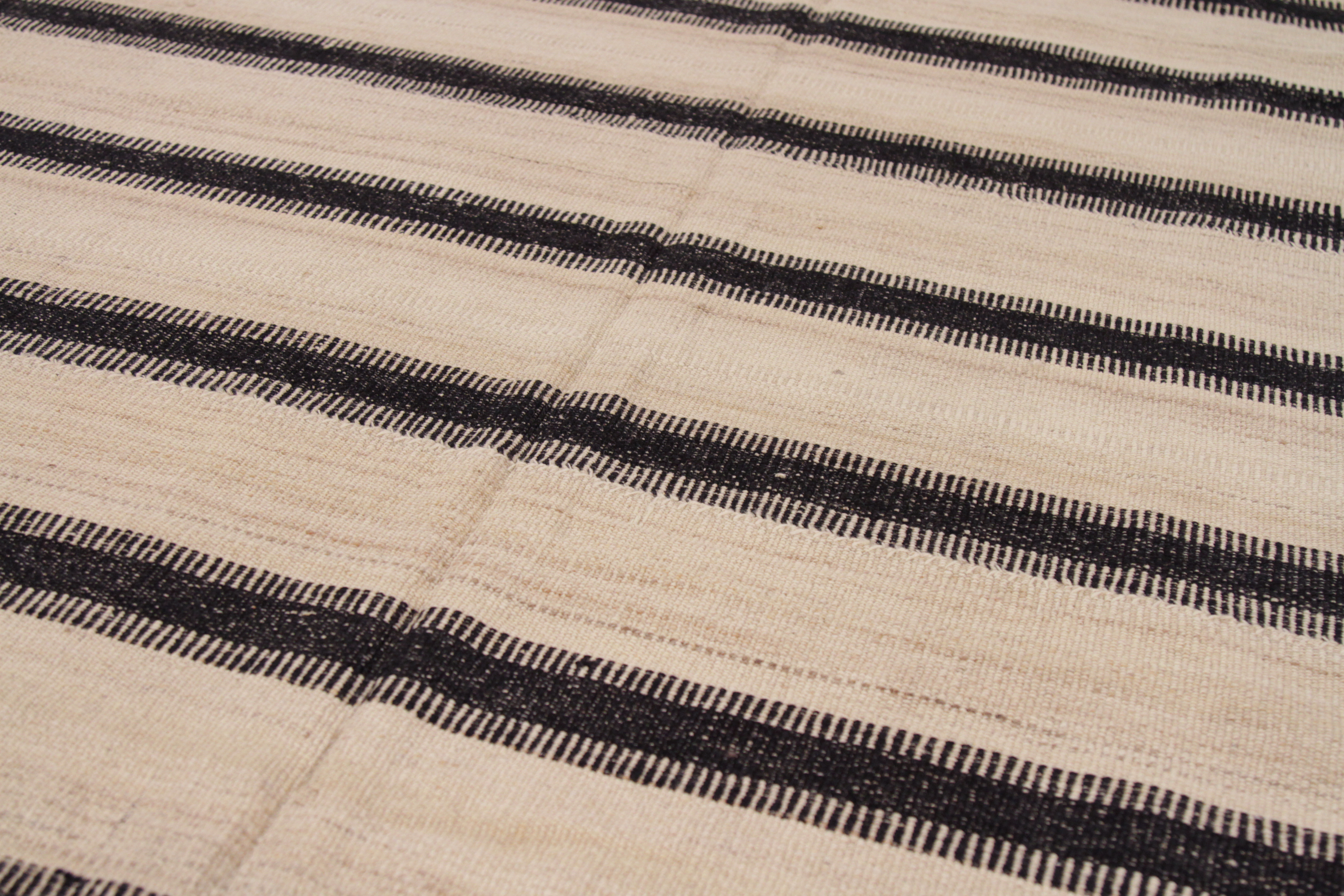 Thumbnail 2 for Persian Transitional Rug 68883