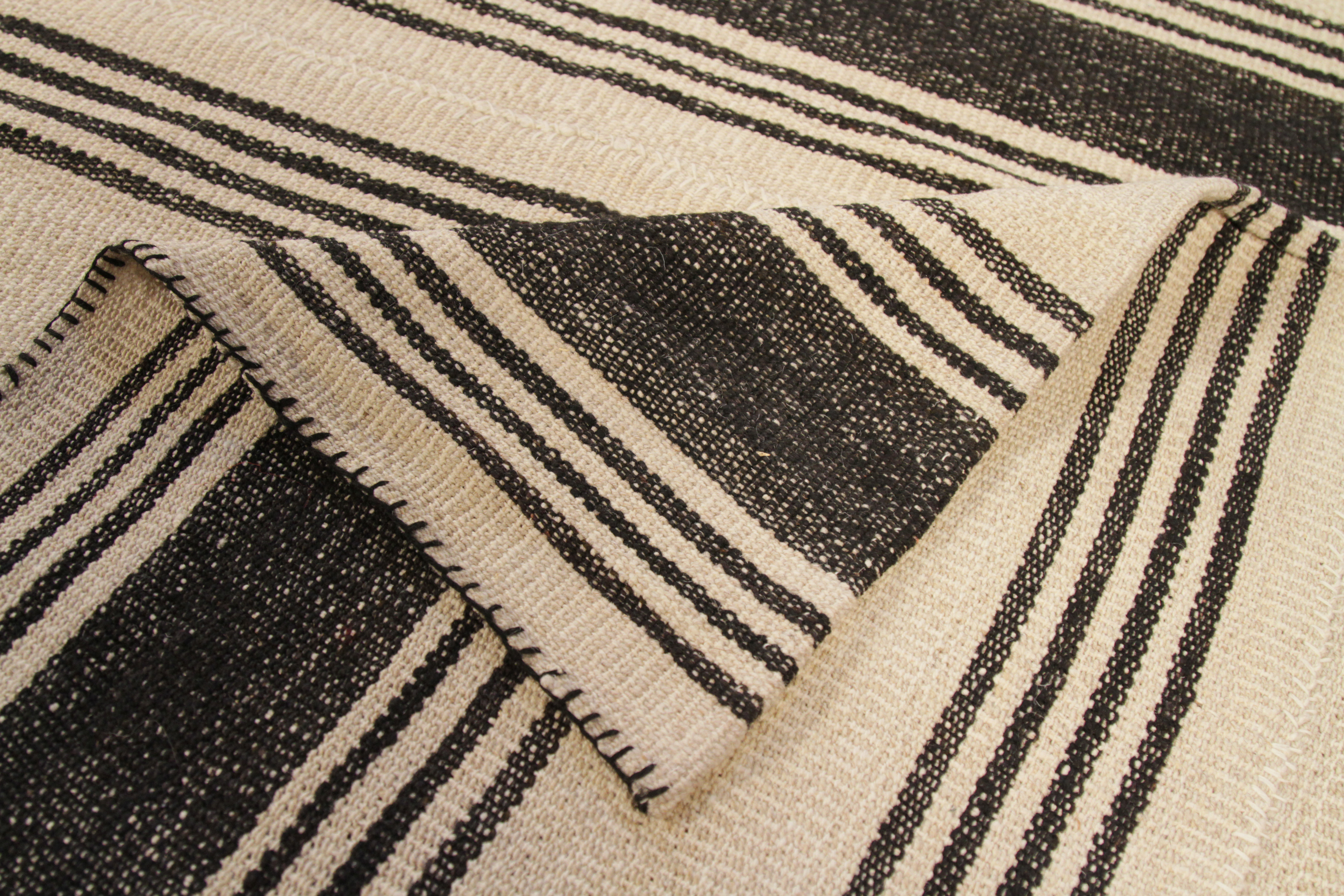 Thumbnail 2 for Persian Transitional Rug 69483