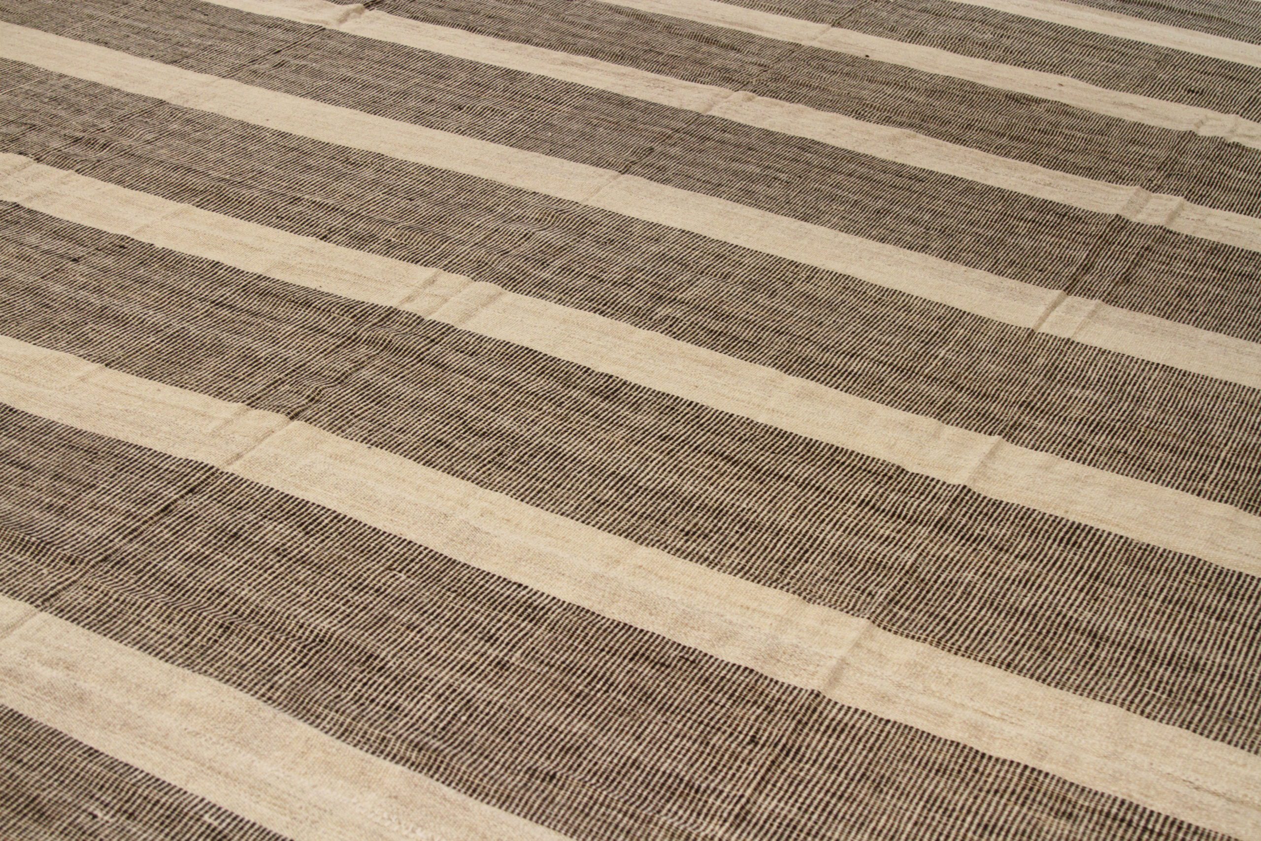 Thumbnail 10 for Persian Transitional Rug 70287