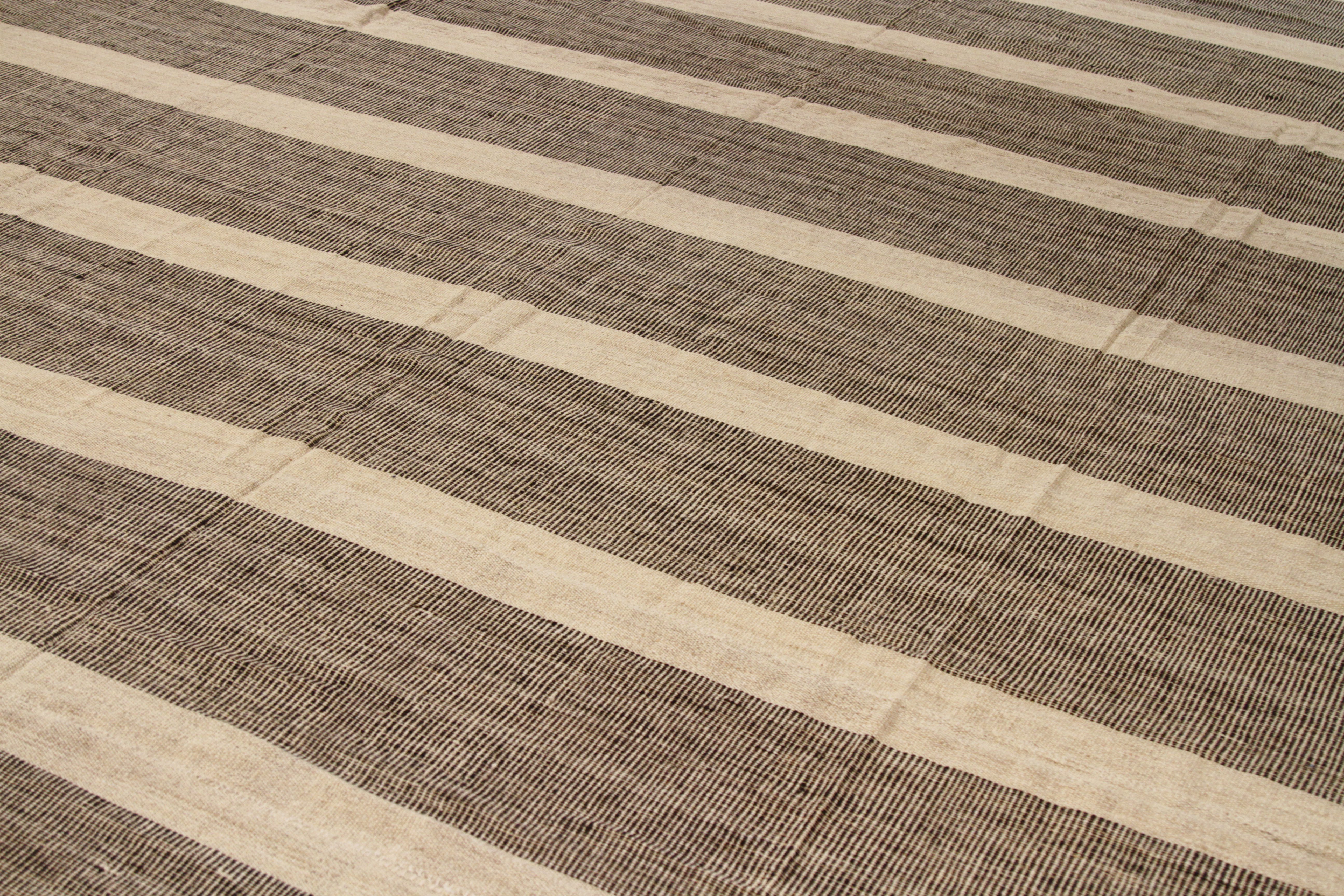 Thumbnail 5 for Persian Transitional Rug 70287