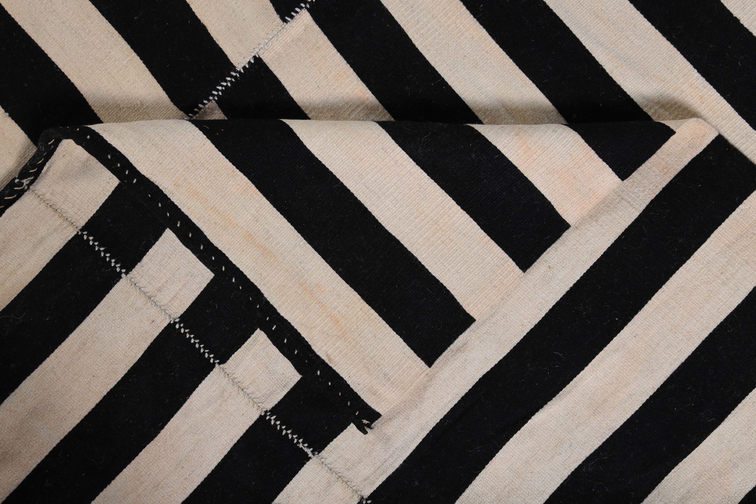 Thumbnail 4 for Persian Transitional Rug 89323