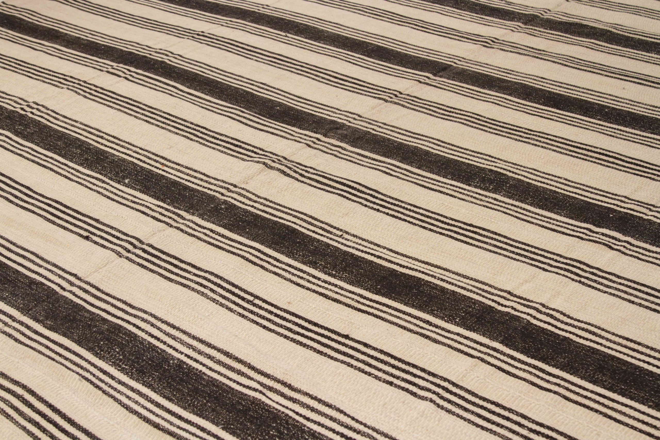 Thumbnail 12 for Persian Transitional Rug 69483