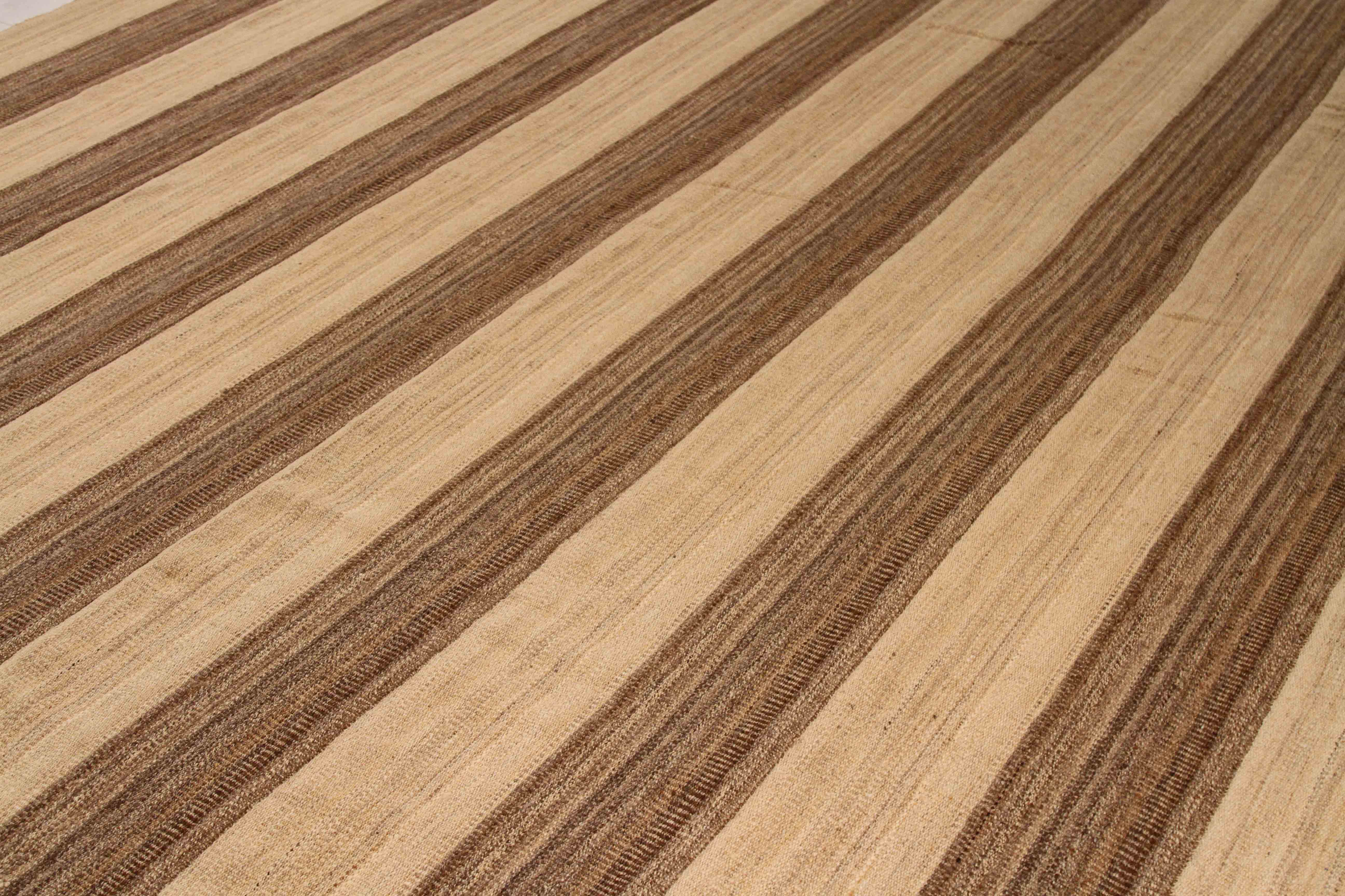 Thumbnail 4 for Persian Transitional Rug 70429