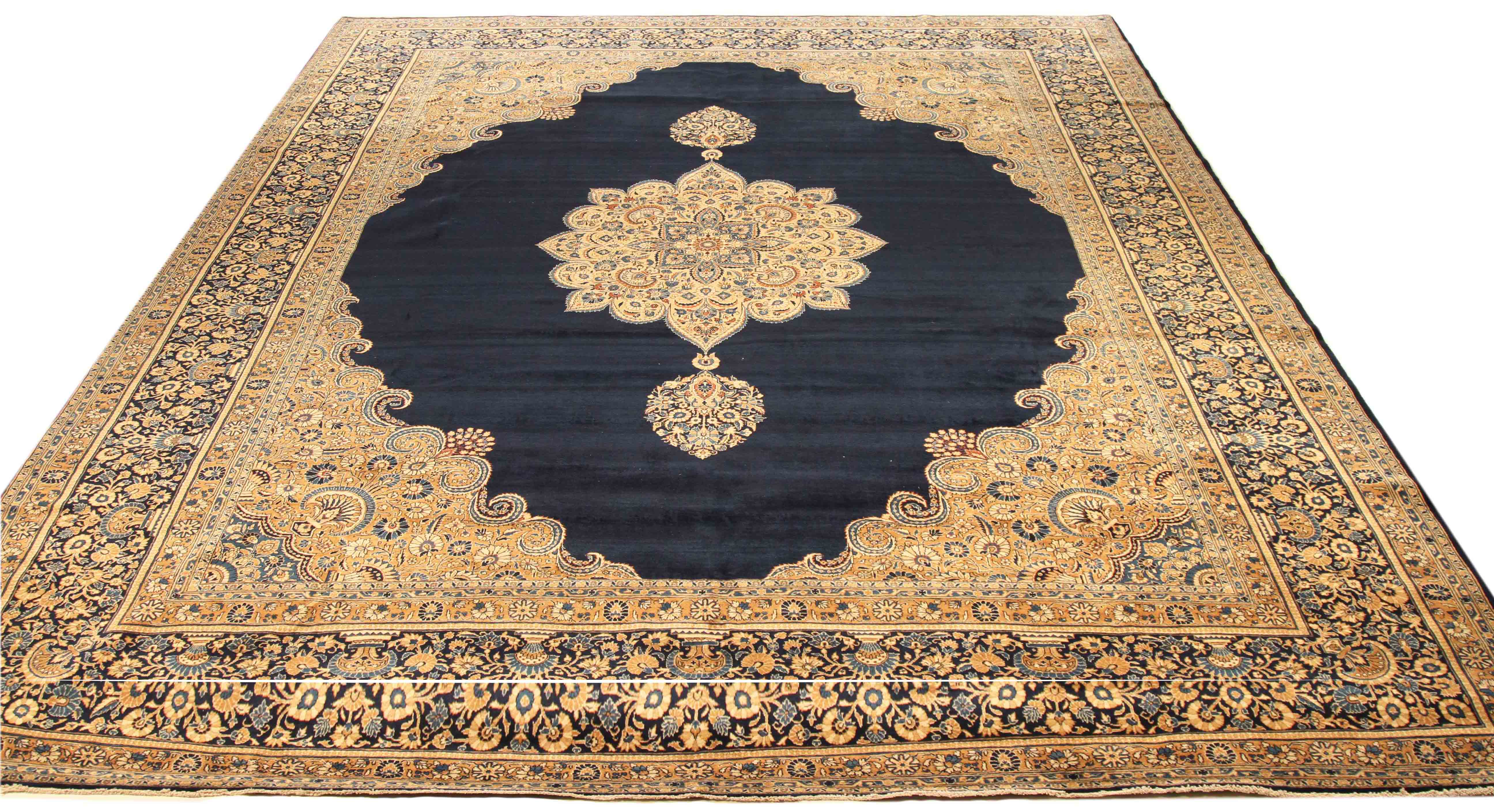 Thumbnail 4 for Antique Persian Kashan Traditional Rug 70483