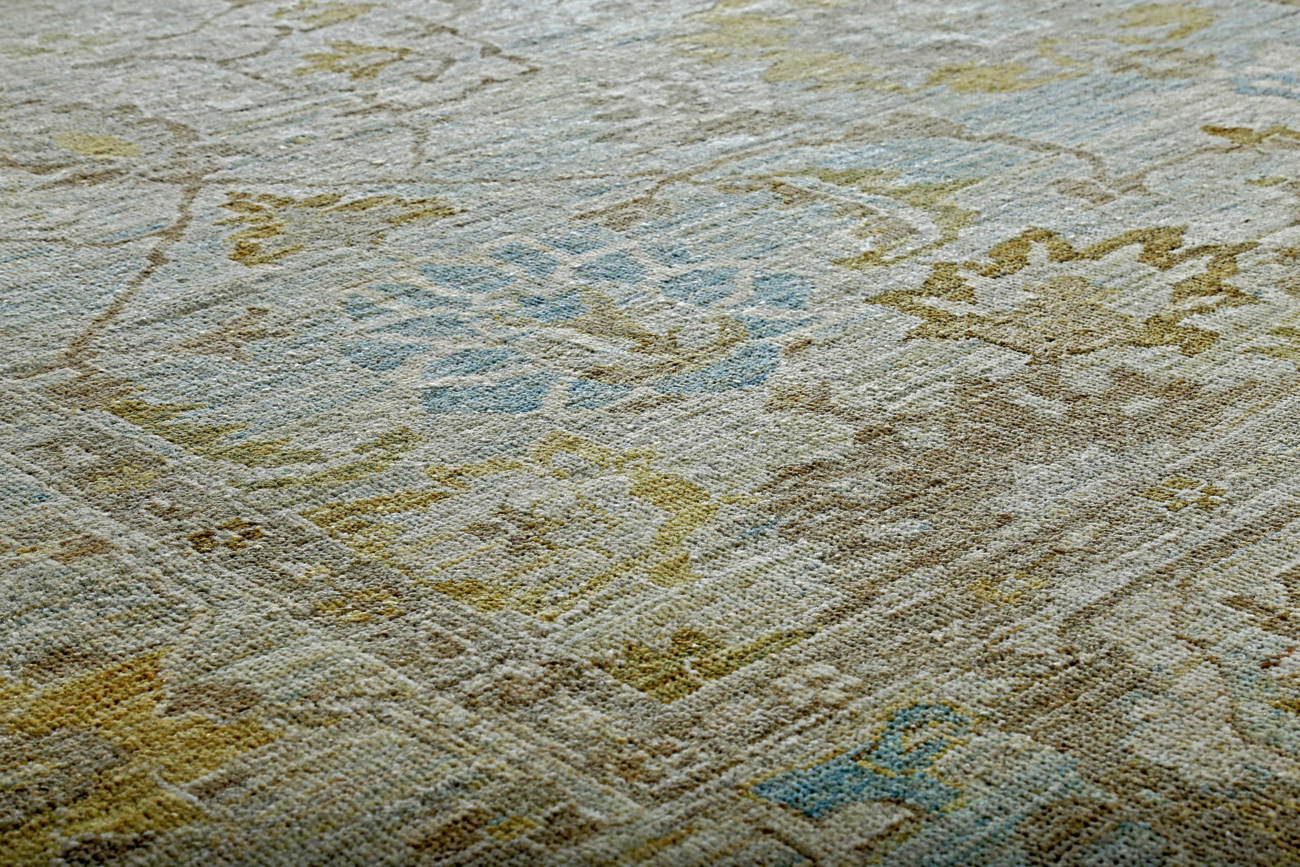 Thumbnail 5 for Persian Sultanabad Transitional Rug 89149