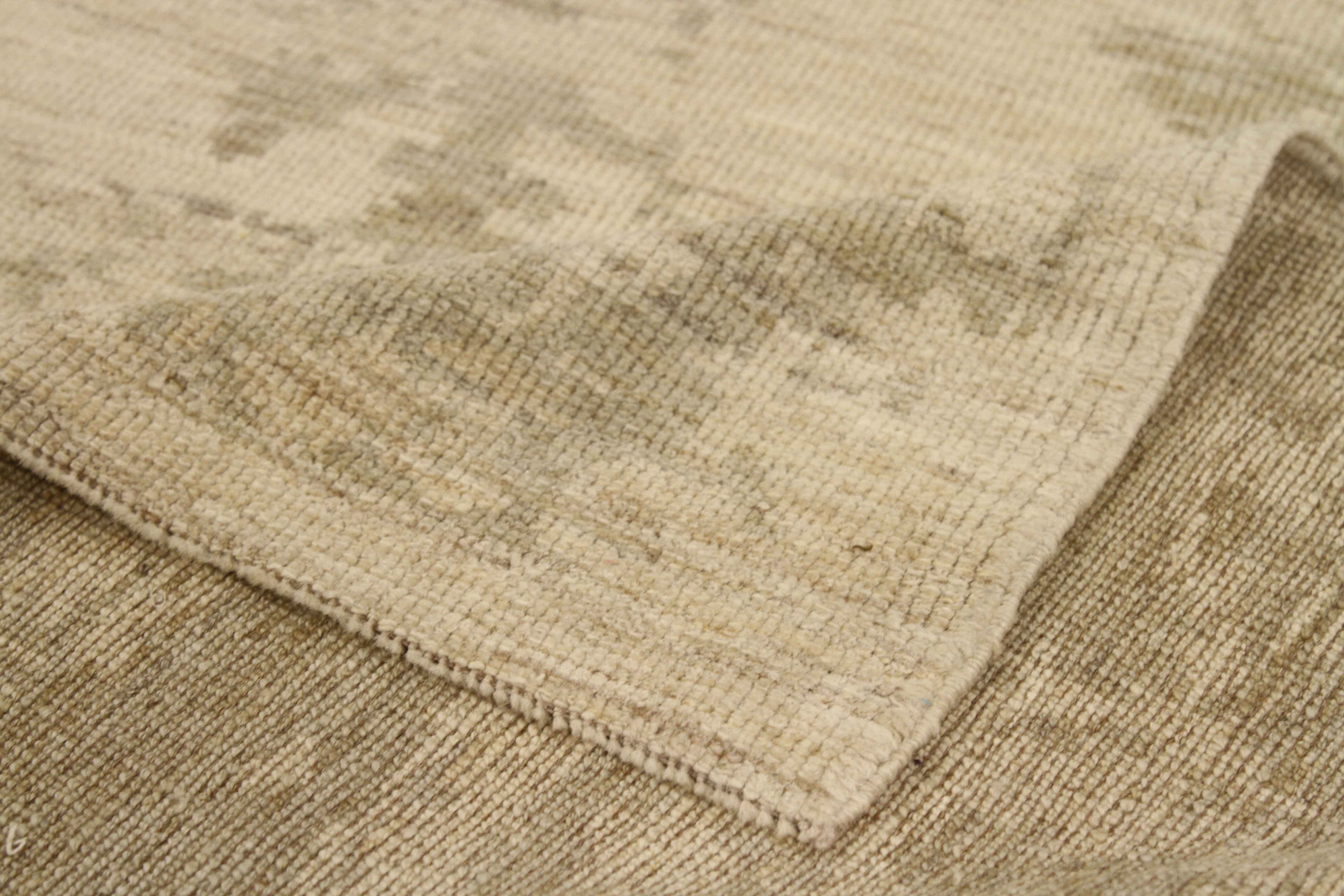 Thumbnail 4 for Persian Oushak Transitional Rug 66218