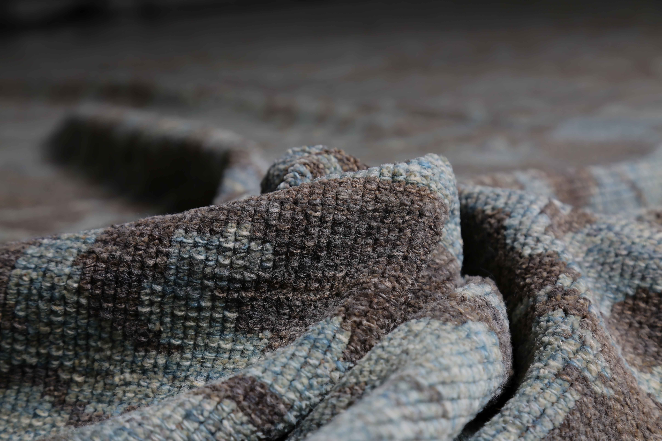 Thumbnail 8 for Persian Oushak Transitional Rug 89072