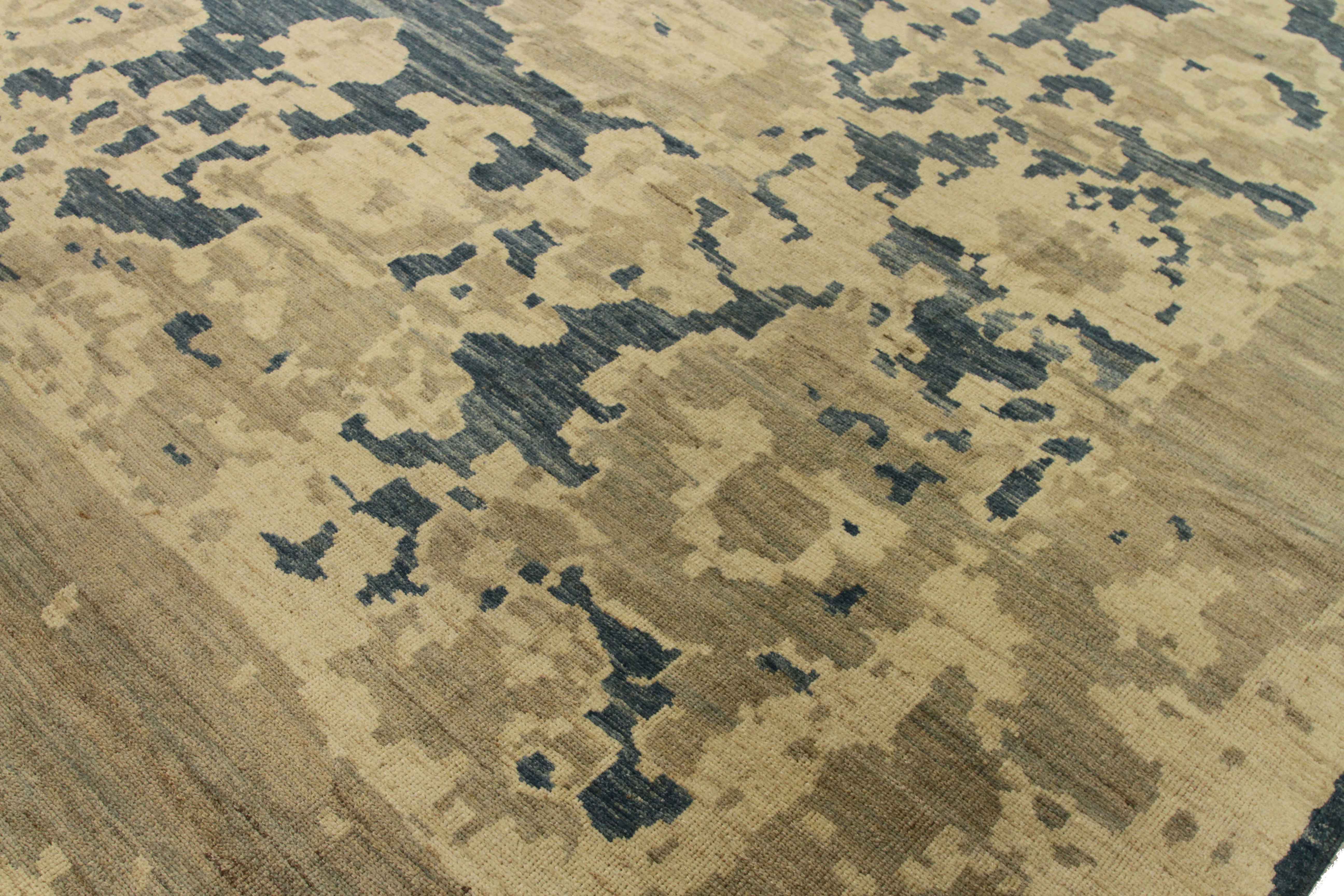 Thumbnail 7 for Persian Oushak Transitional Rug 67052