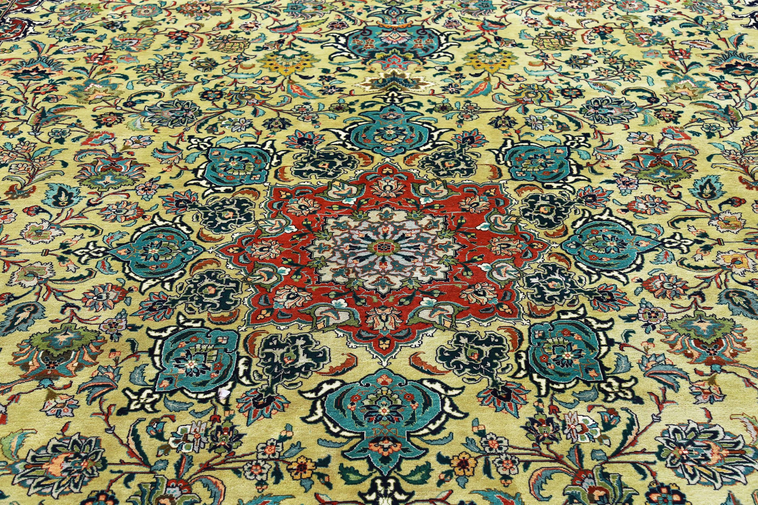 Thumbnail 4 for Antique Persian Tabriz Traditional Rug 91594
