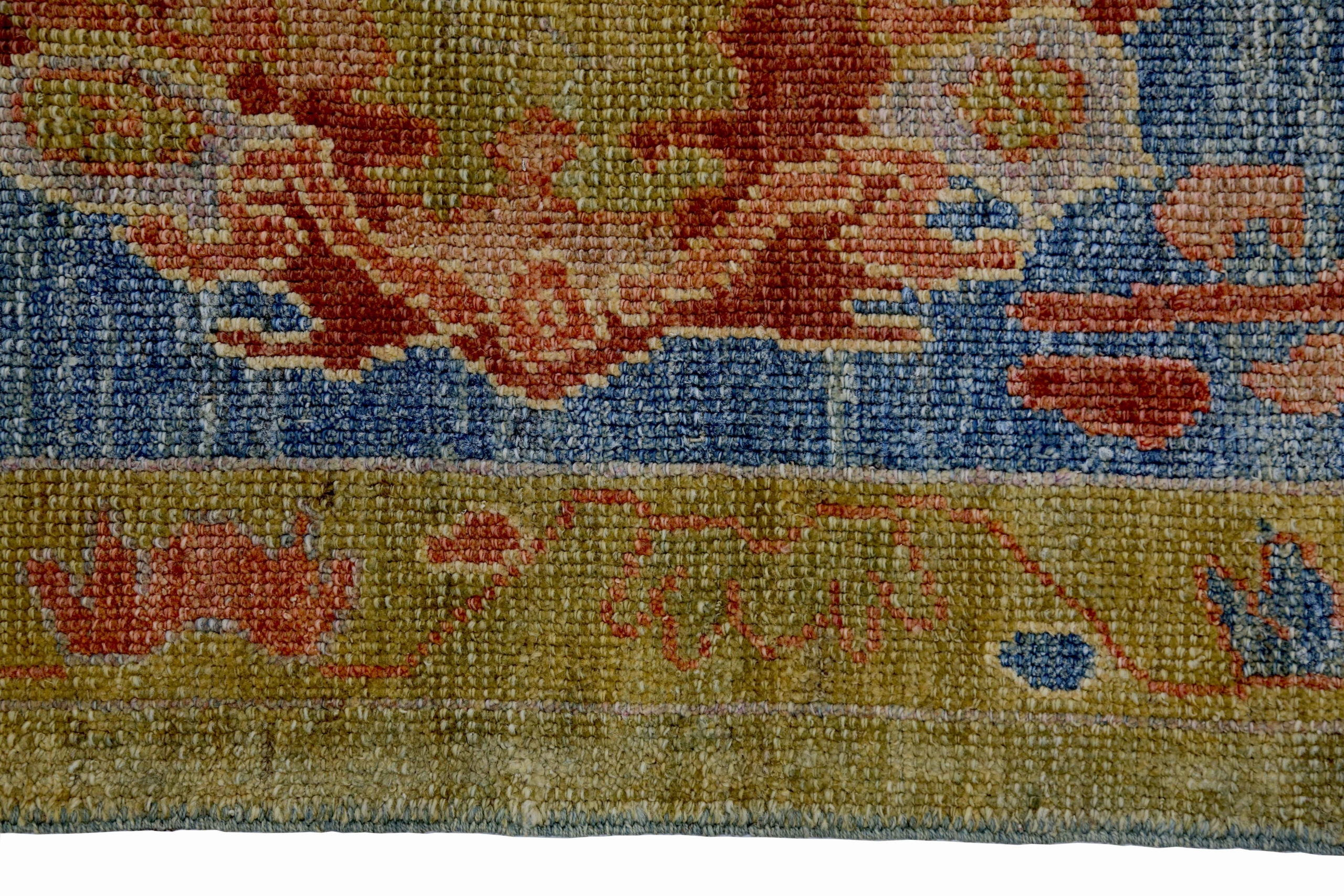 Thumbnail 2 for Persian Oushak Traditional Rug 89011