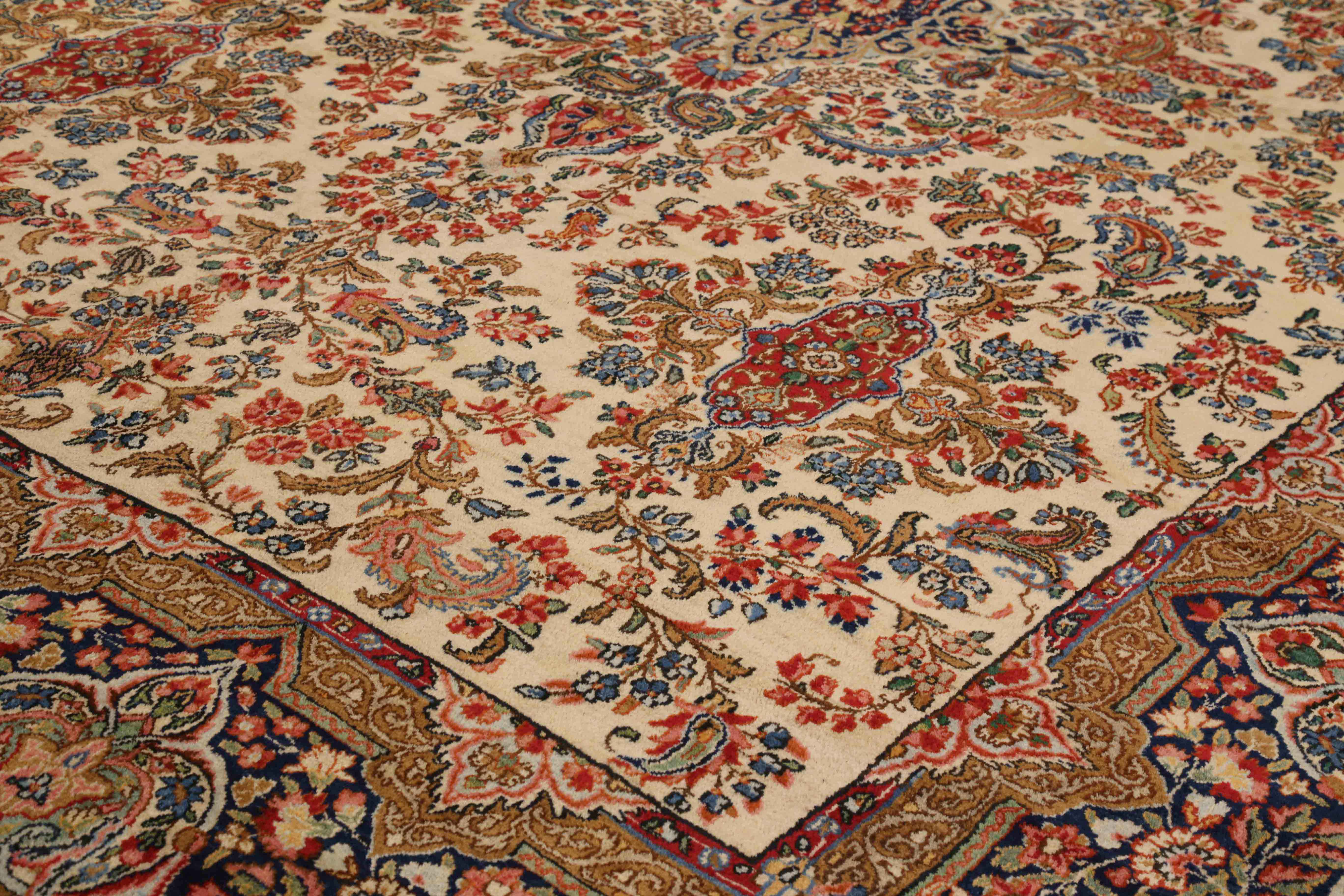 Thumbnail 5 for Antique Persian Kerman Traditional Rug 72235