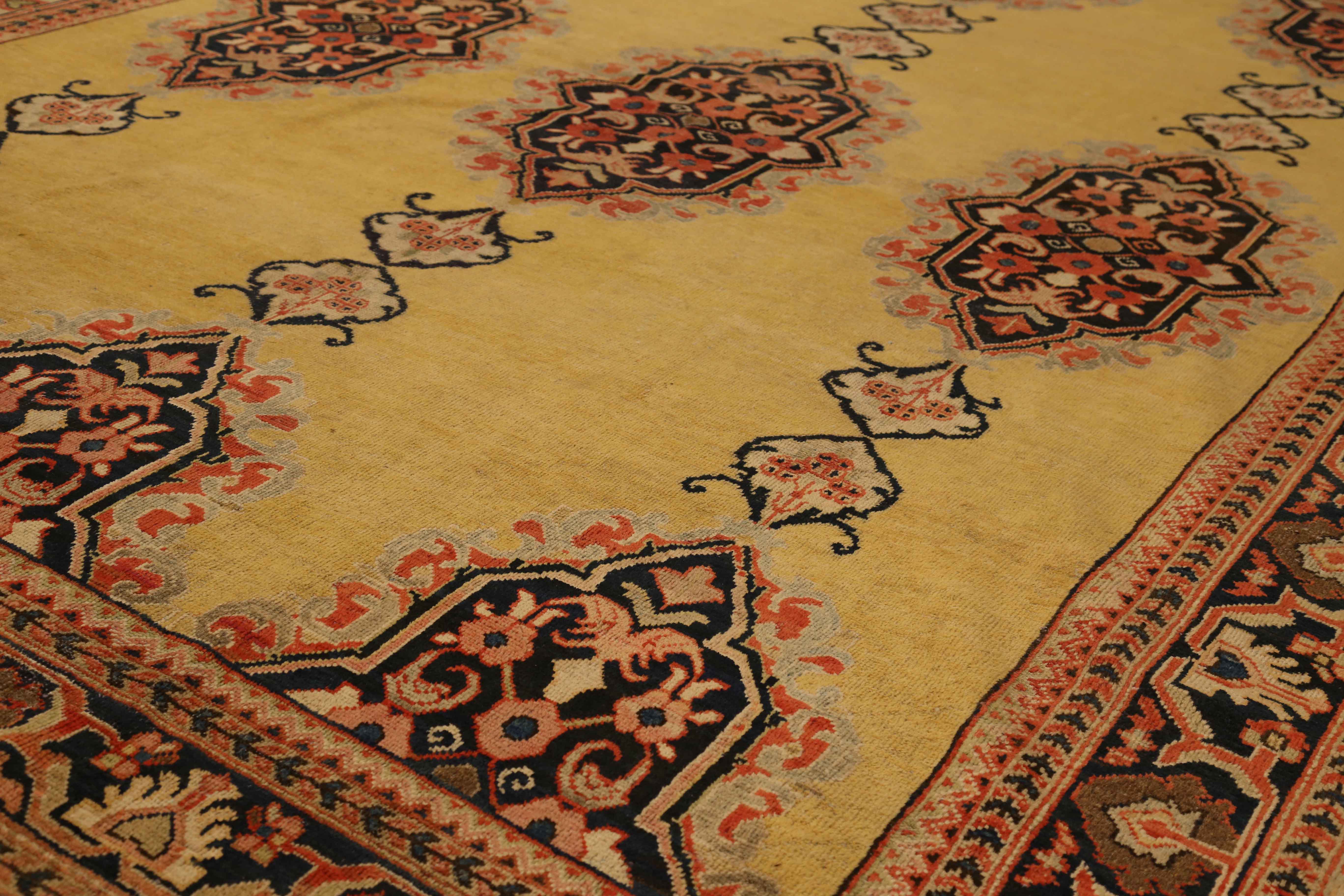 Thumbnail 4 for Antique Persian Sultanabad Traditional Rug 72760