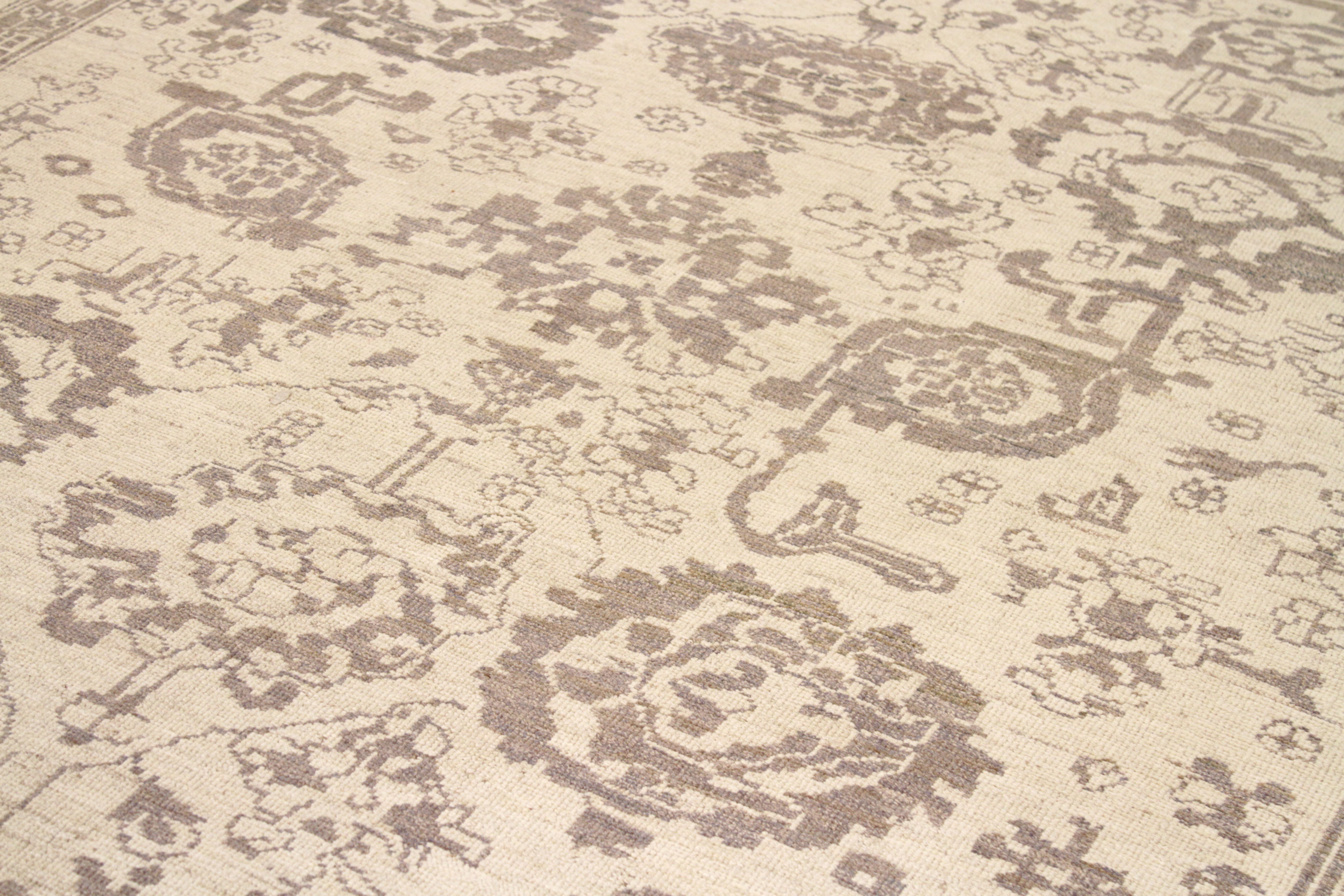 Thumbnail 5 for Persian Oushak Transitional Rug 88178