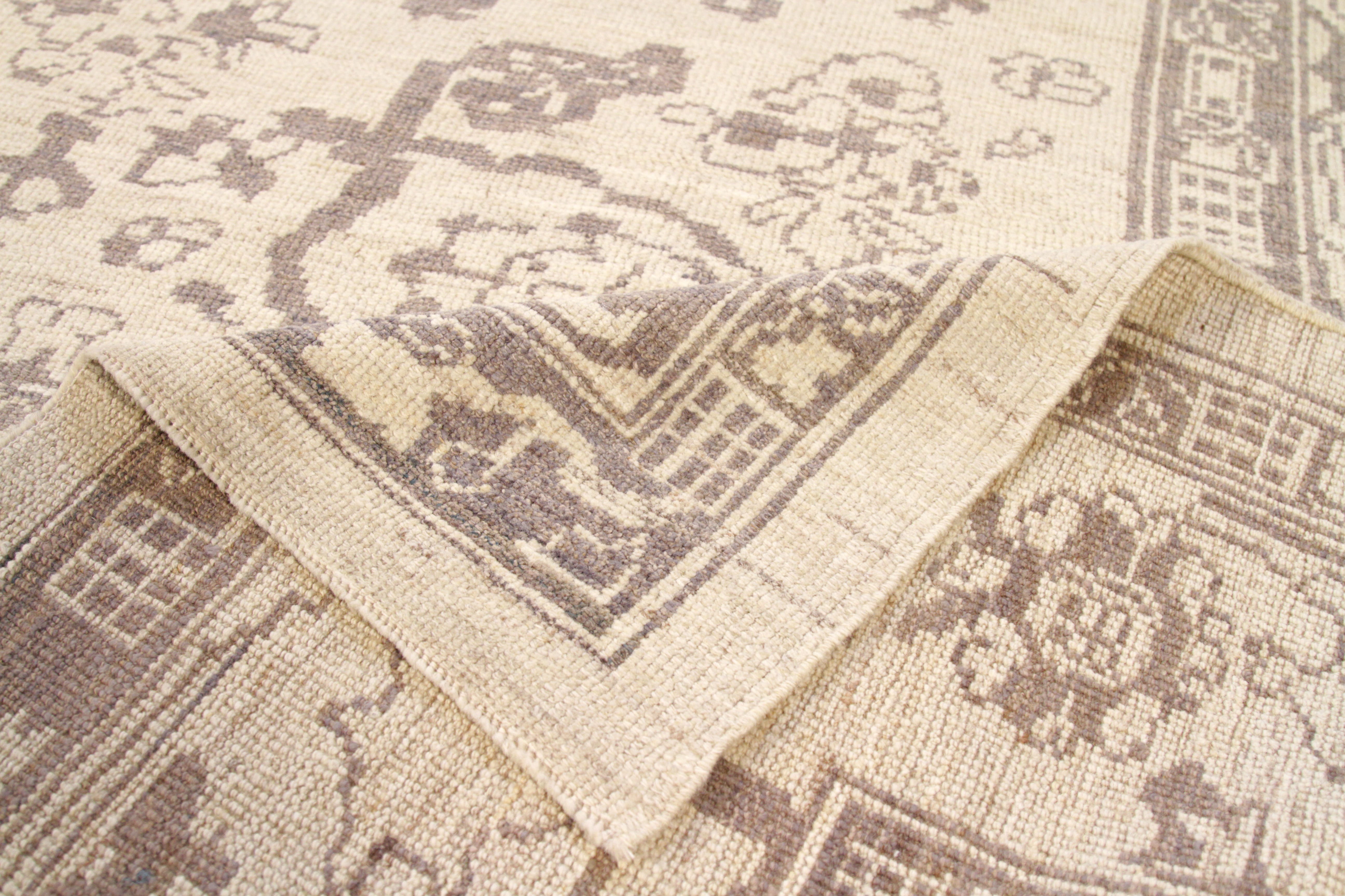 Thumbnail 4 for Persian Oushak Transitional Rug 88178