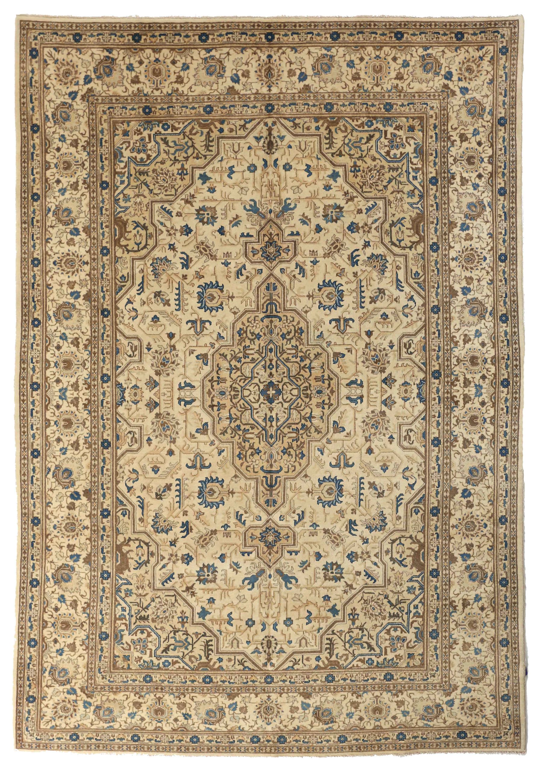 Thumbnail 3 for Antique Persian Kashan Traditional Rug 68006