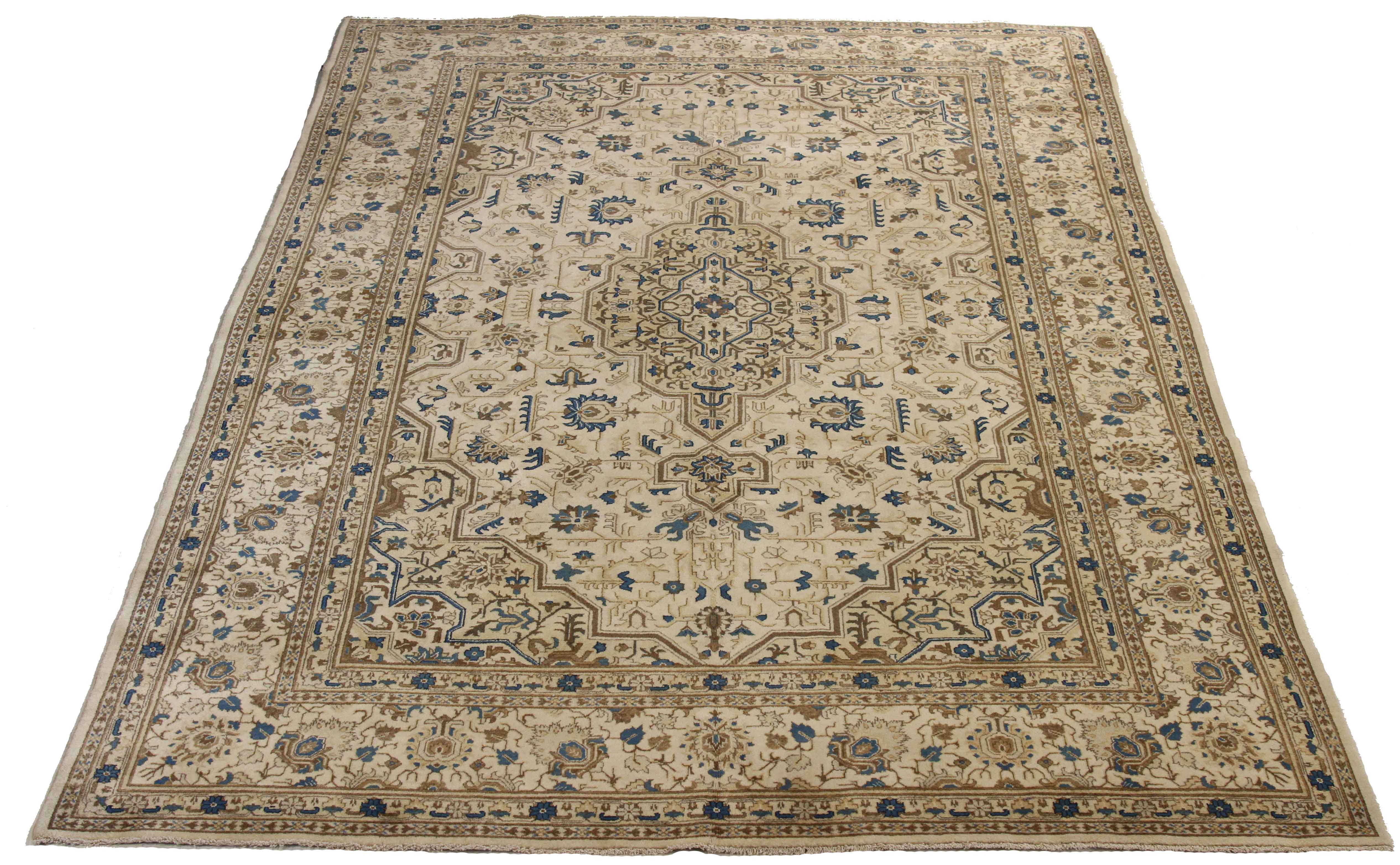 Thumbnail 7 for Antique Persian Kashan Traditional Rug 68006