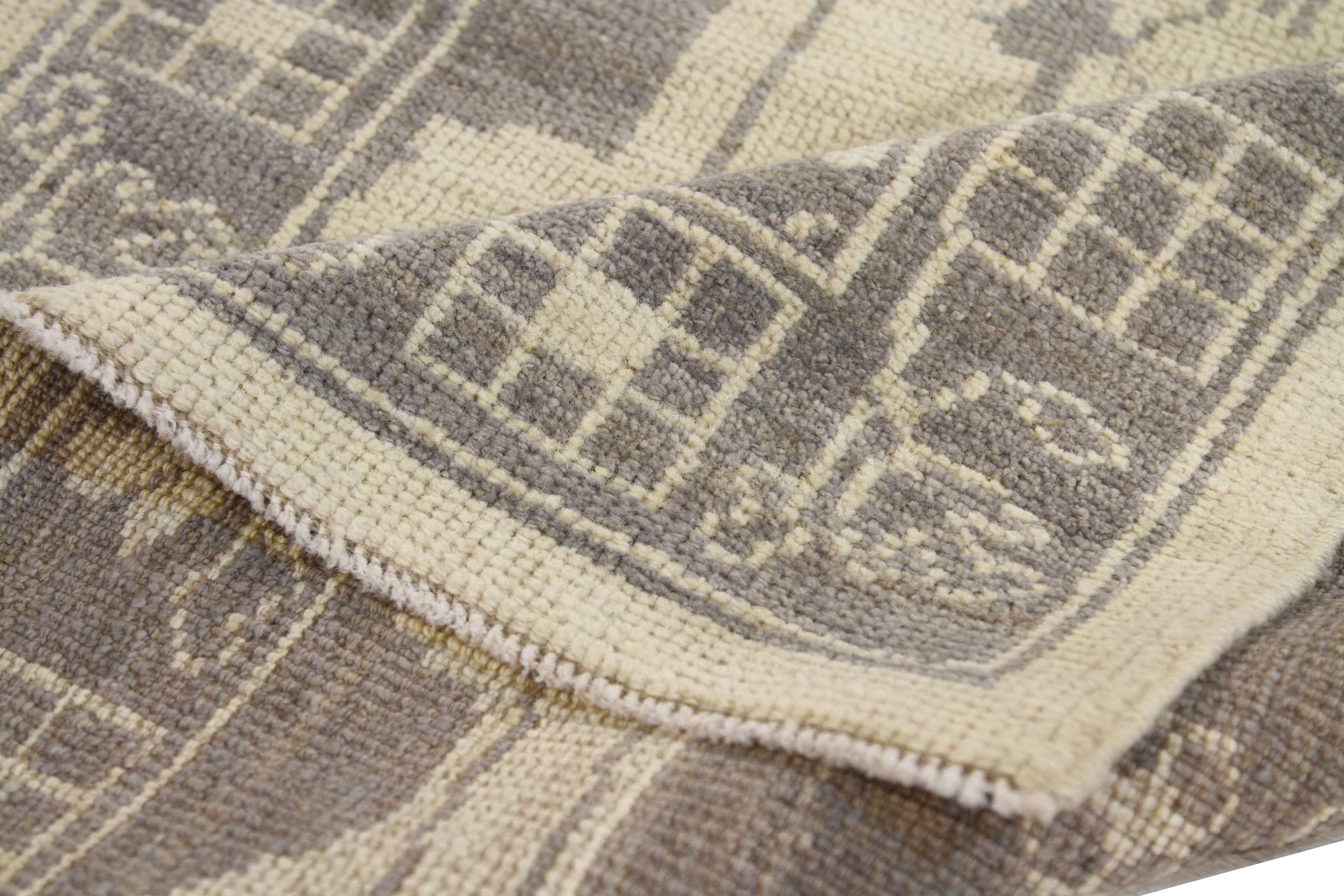 Thumbnail 4 for Persian Oushak Transitional Rug 68404