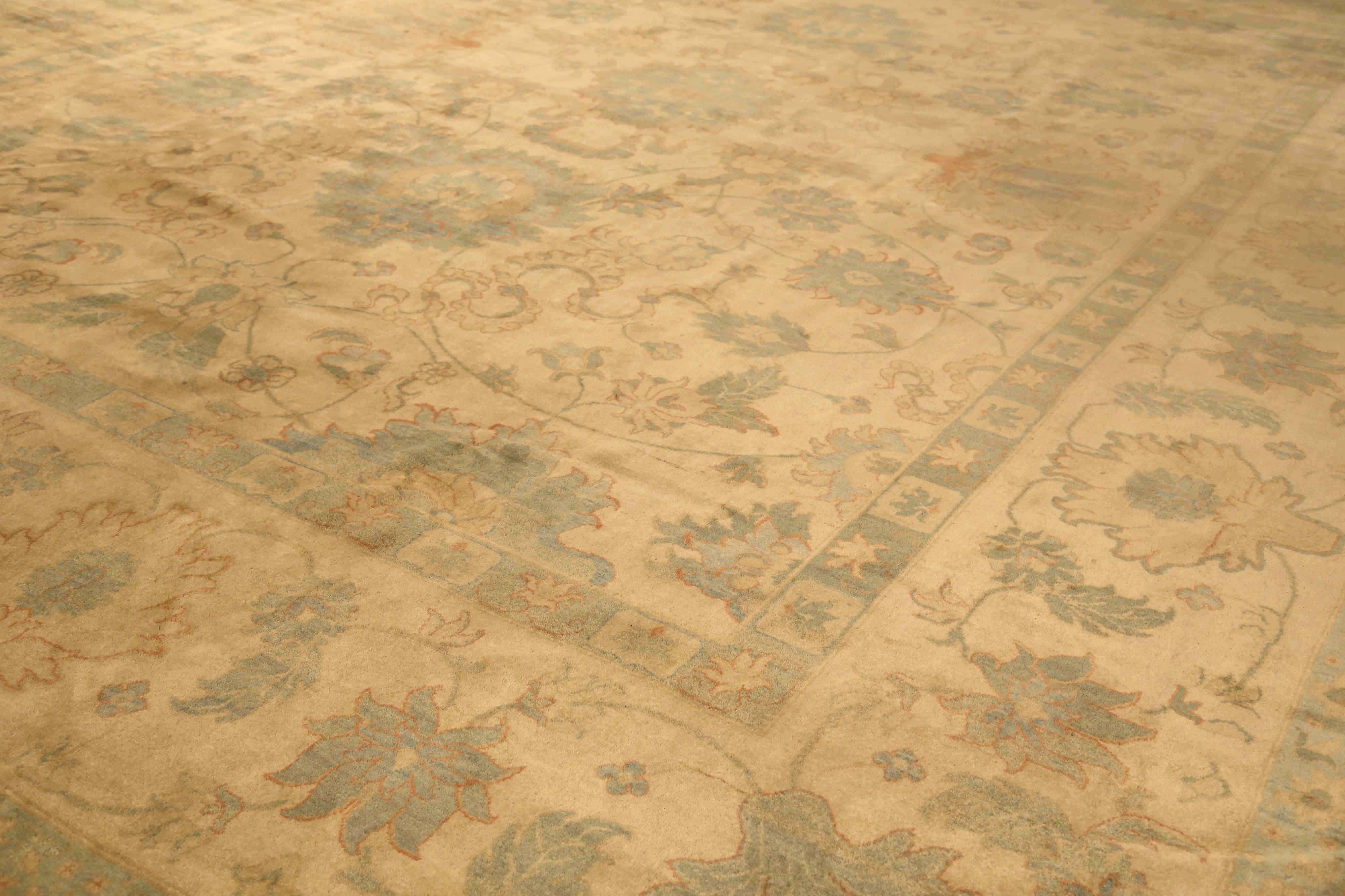 Thumbnail 4 for Antique Persian Sultanabad Traditional Rug 73134