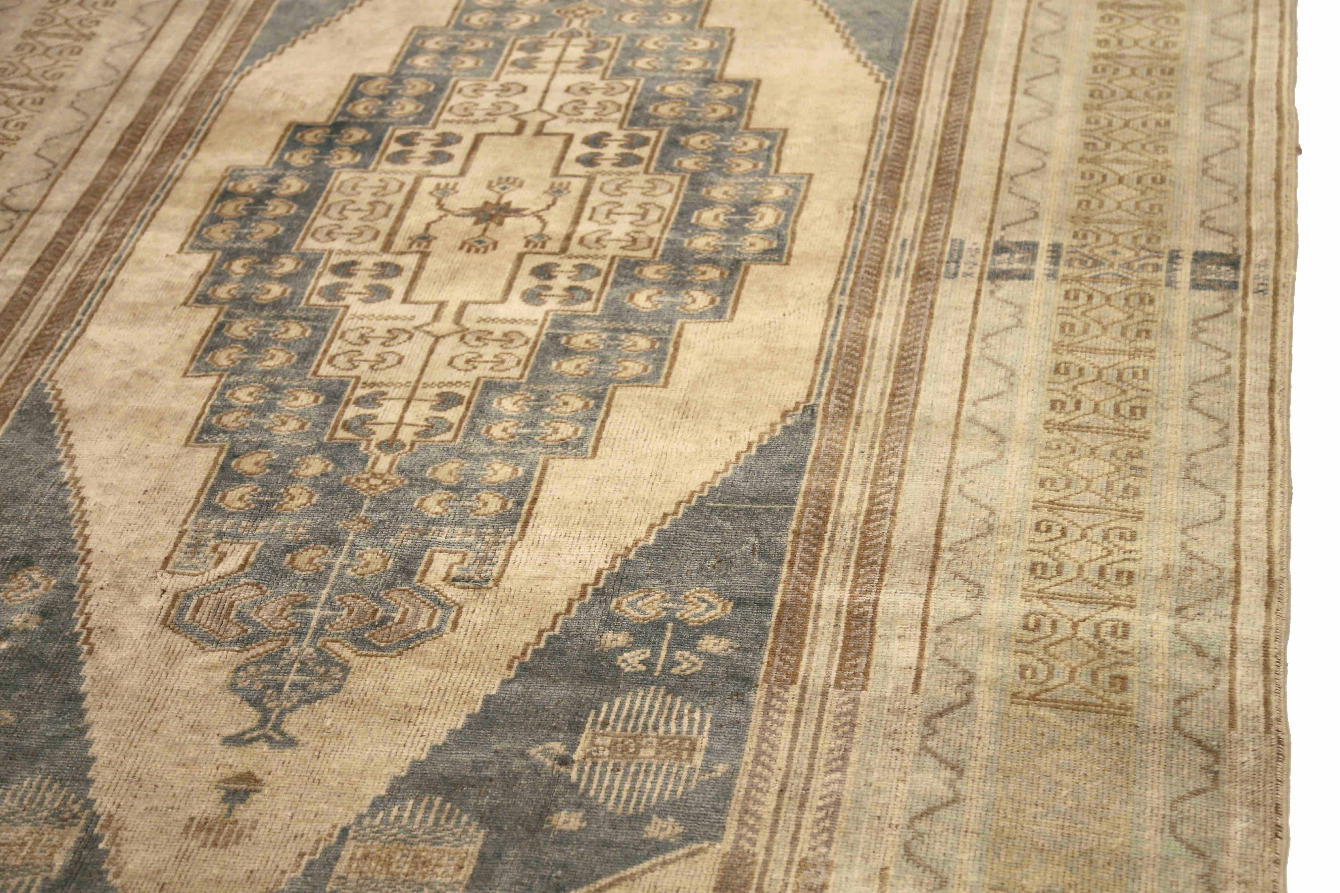 Thumbnail 5 for Antique Turkey Traditional Rug 92913