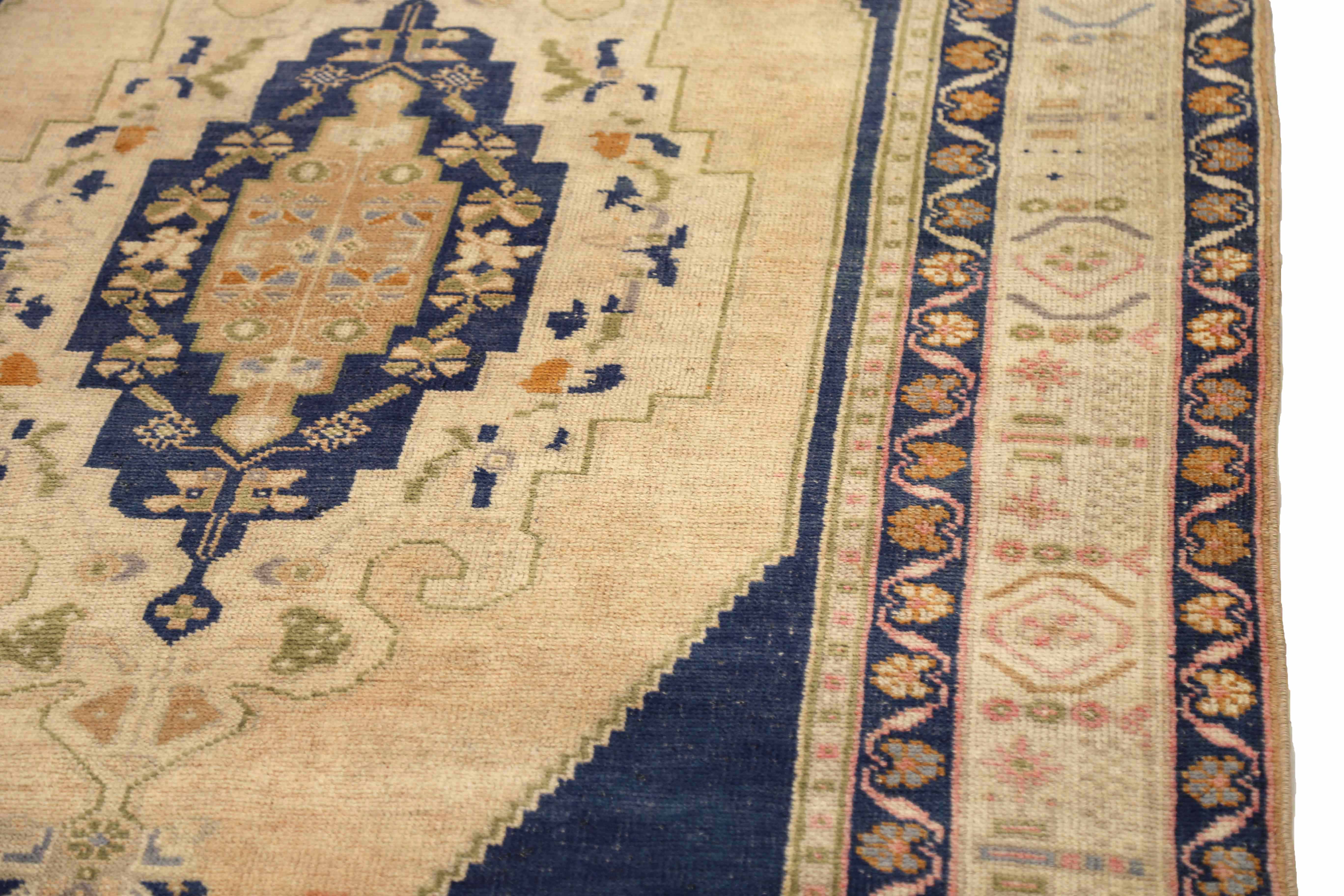 Thumbnail 13 for Antique Turkey Traditional Rug 92917