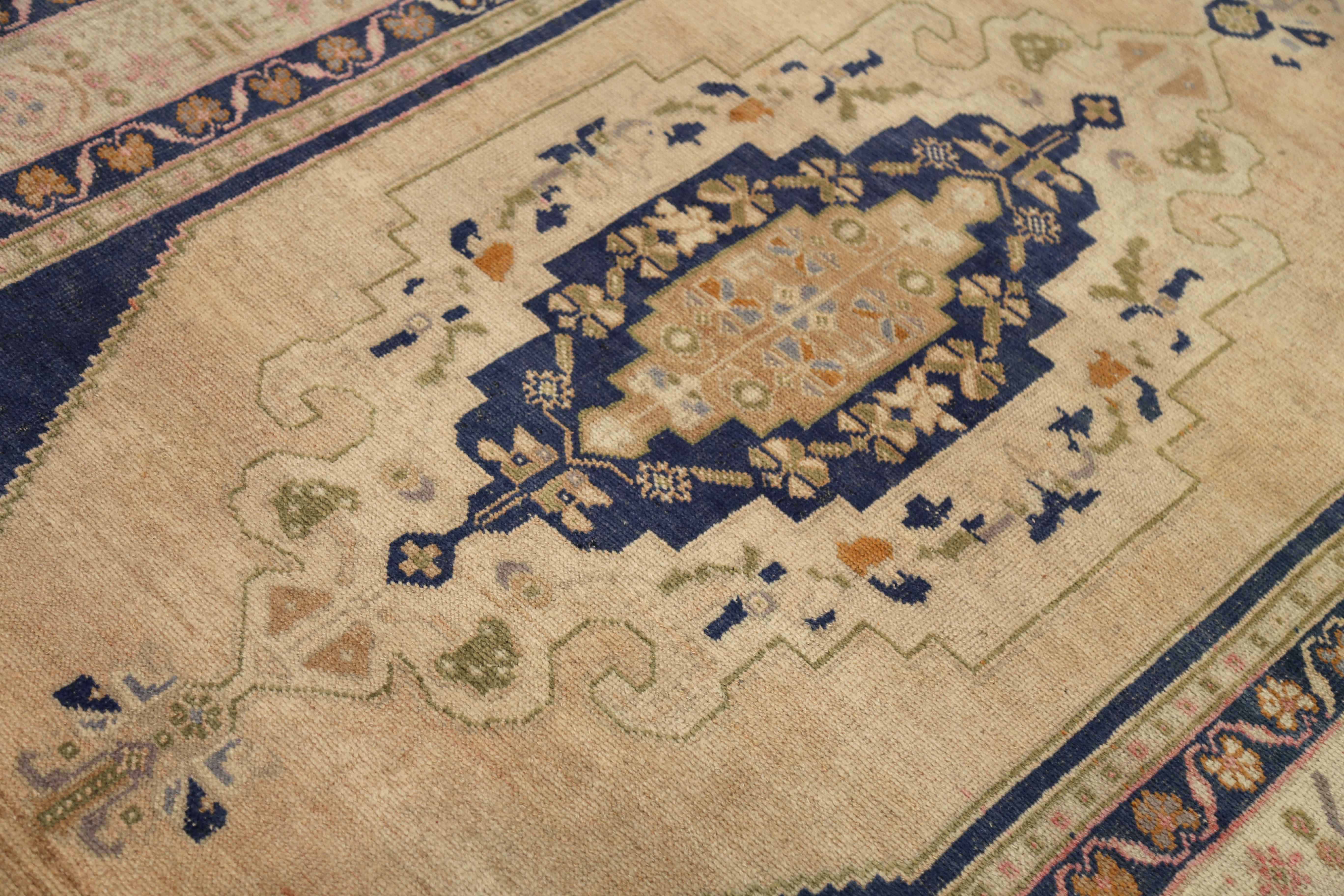 Thumbnail 6 for Antique Turkey Traditional Rug 92917