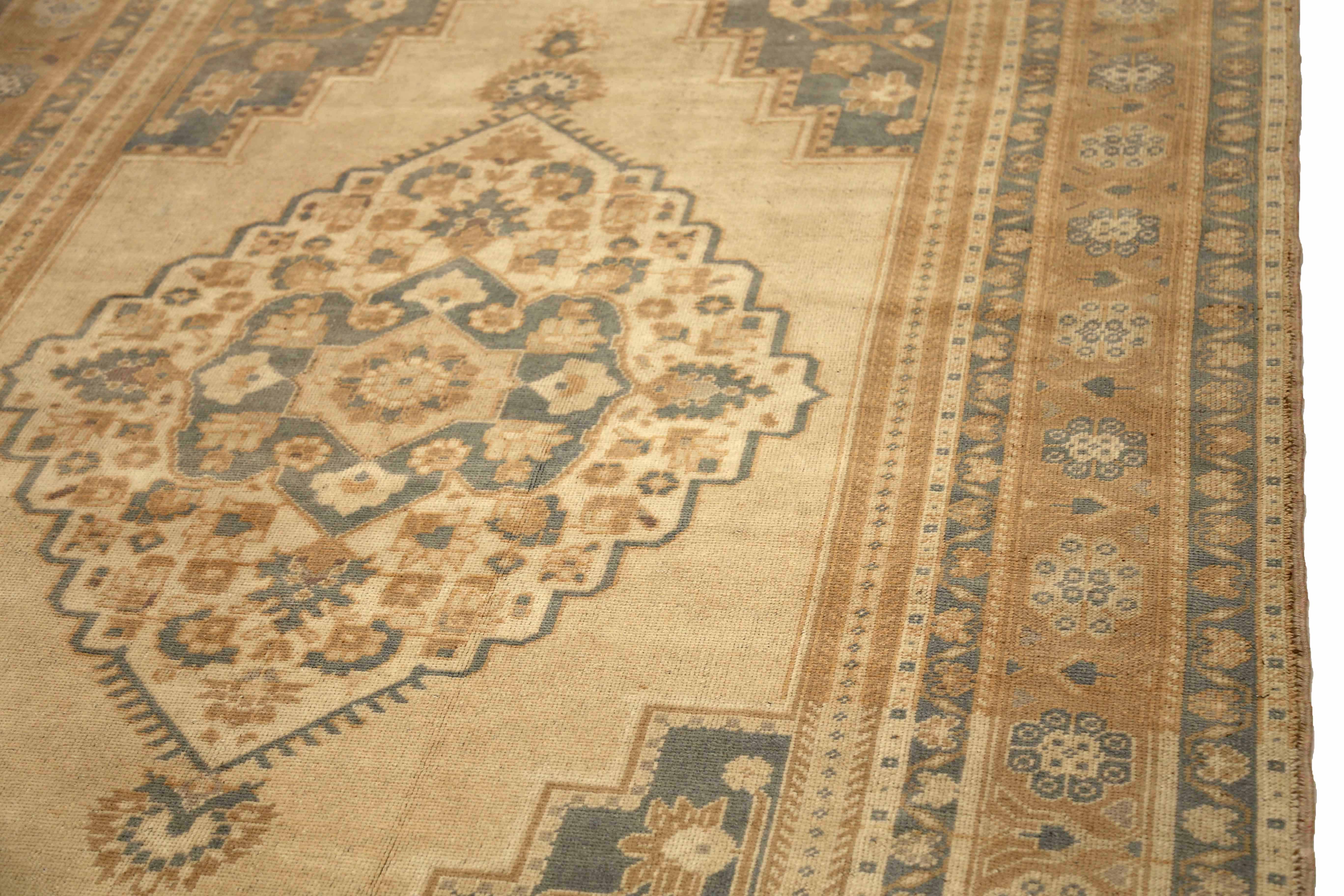 Thumbnail 6 for Antique Turkey Traditional Rug 92918