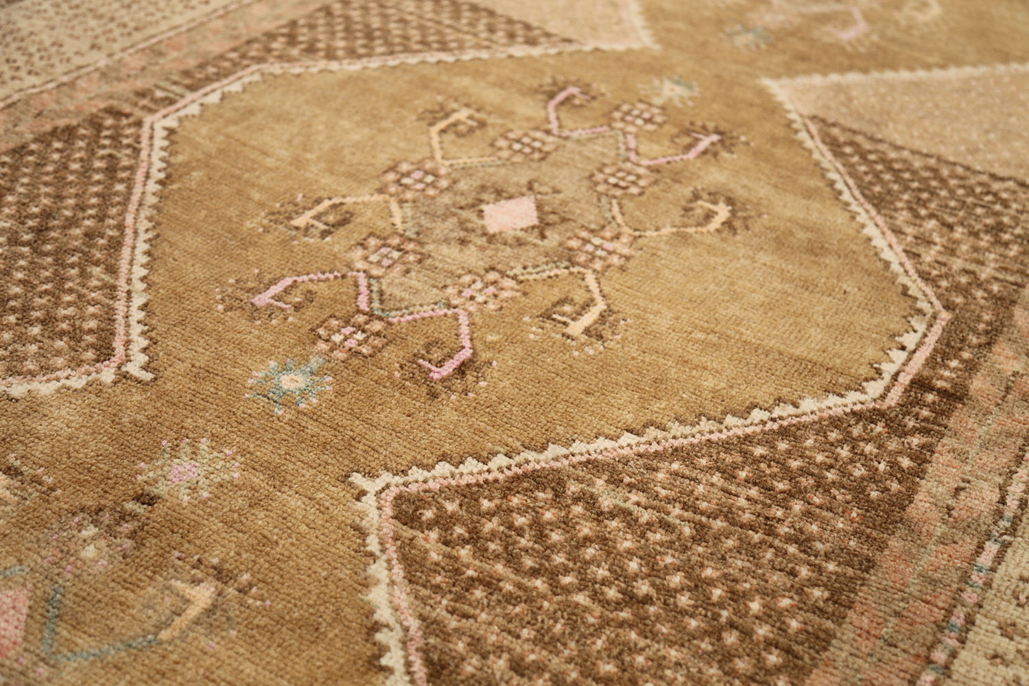 Thumbnail 8 for Antique Turkey Traditional Rug 92935