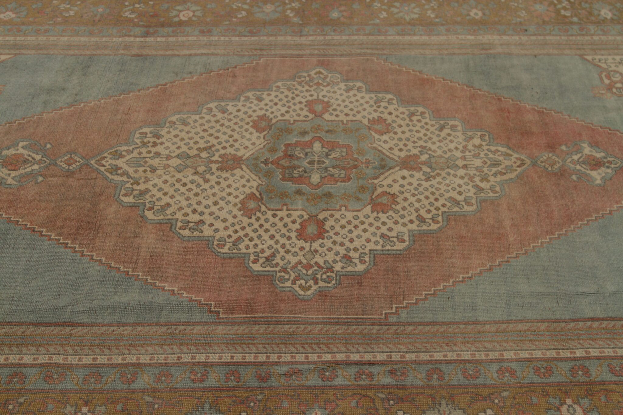 Thumbnail 15 for Antique Turkey Traditional Rug 92792