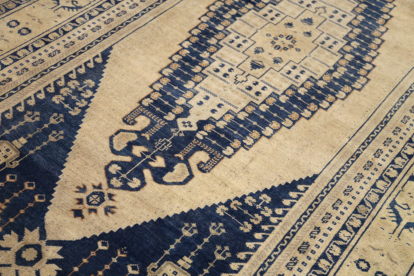 Thumbnail 15 for Antique Turkey Traditional Rug 92993