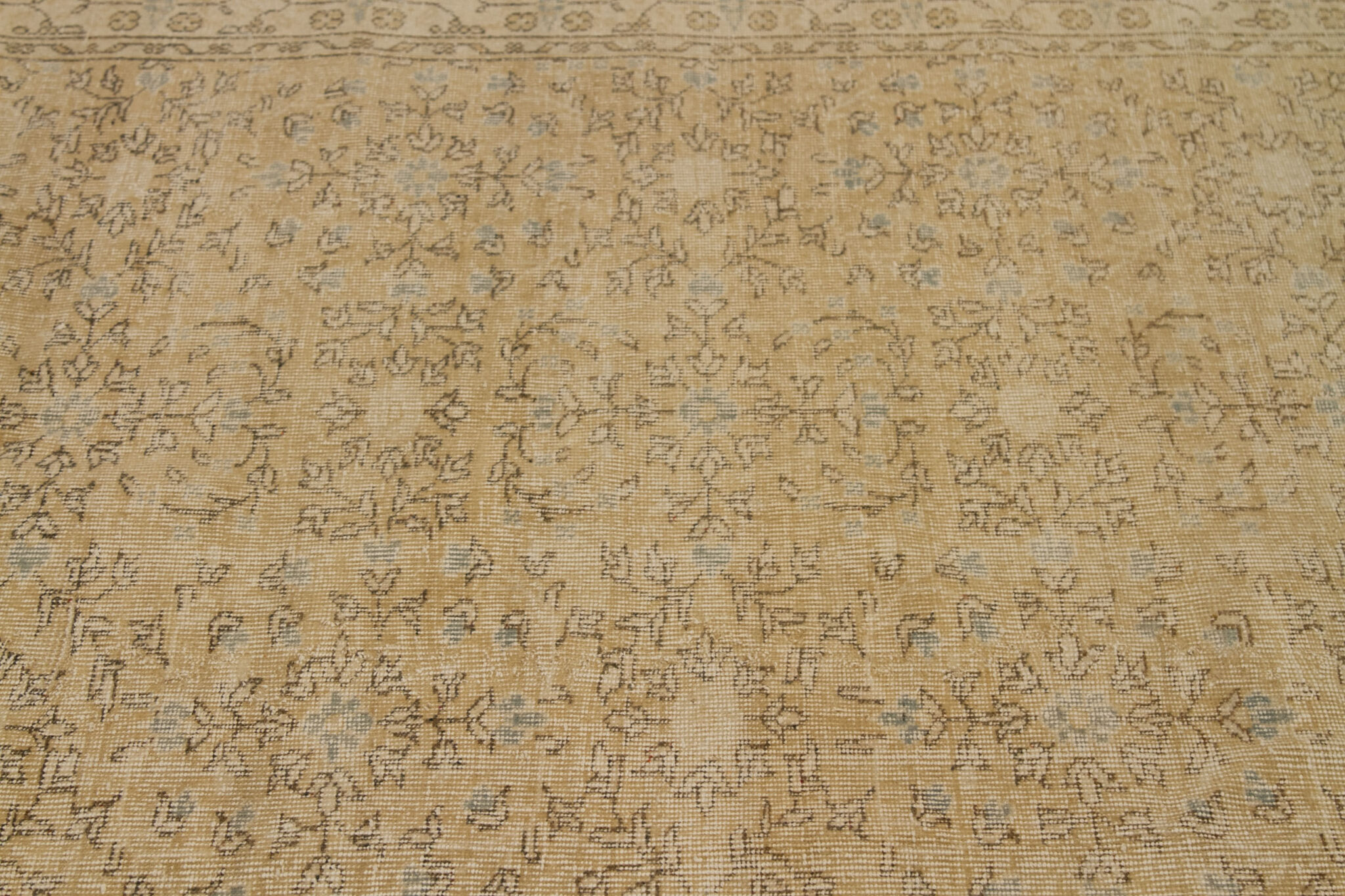 Thumbnail 7 for Antique Turkey Traditional Rug 92744