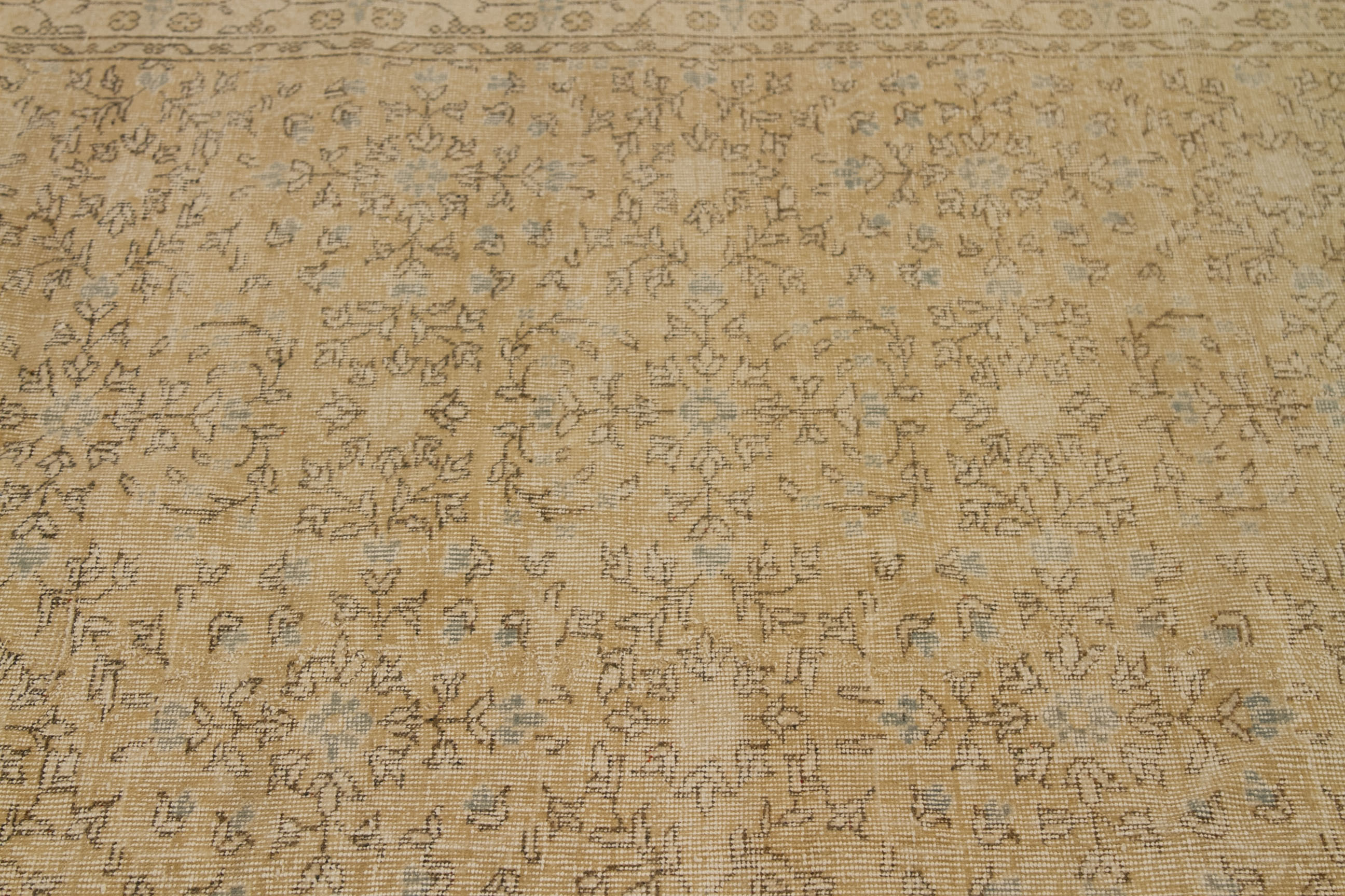 Thumbnail 2 for Antique Turkey Traditional Rug 92744