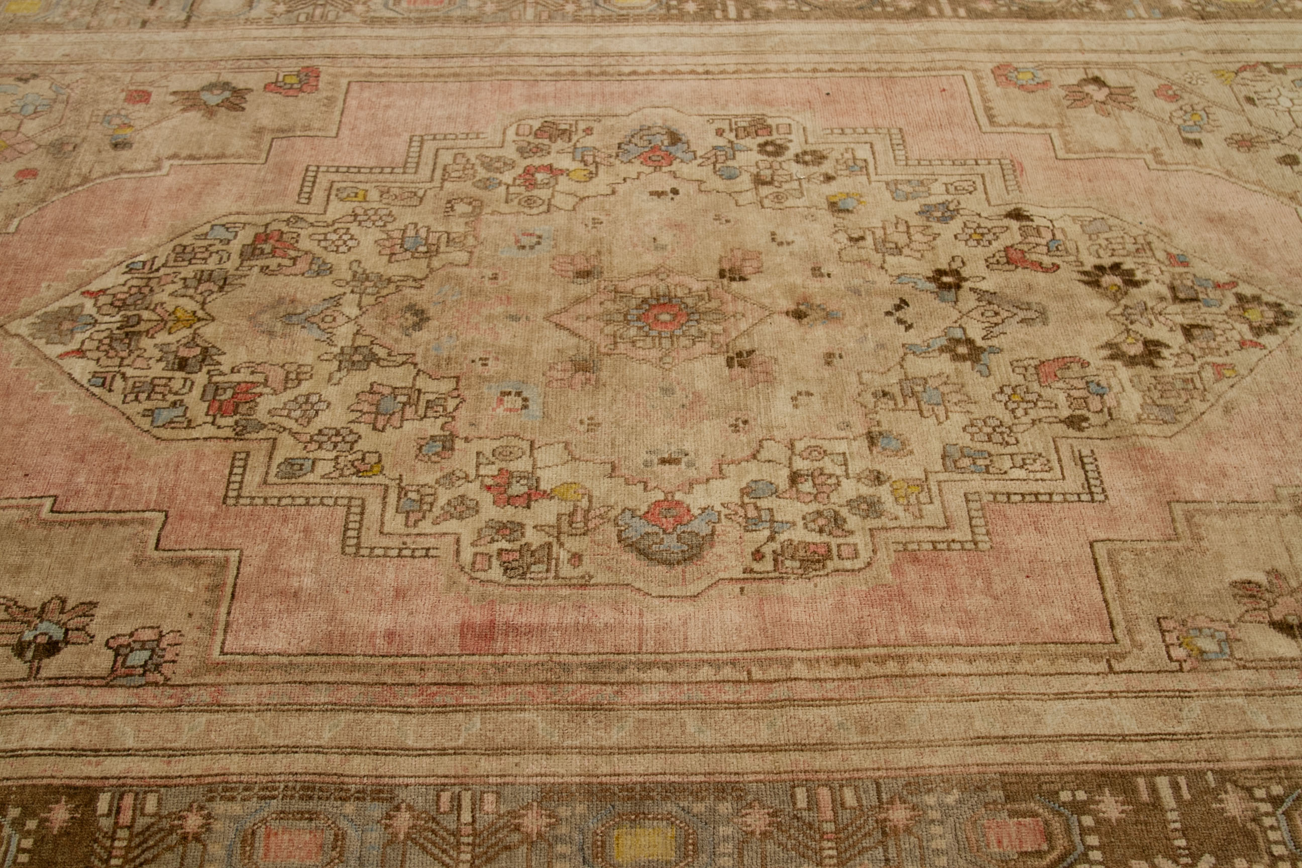 Thumbnail 2 for Antique Turkey Traditional Rug 92804