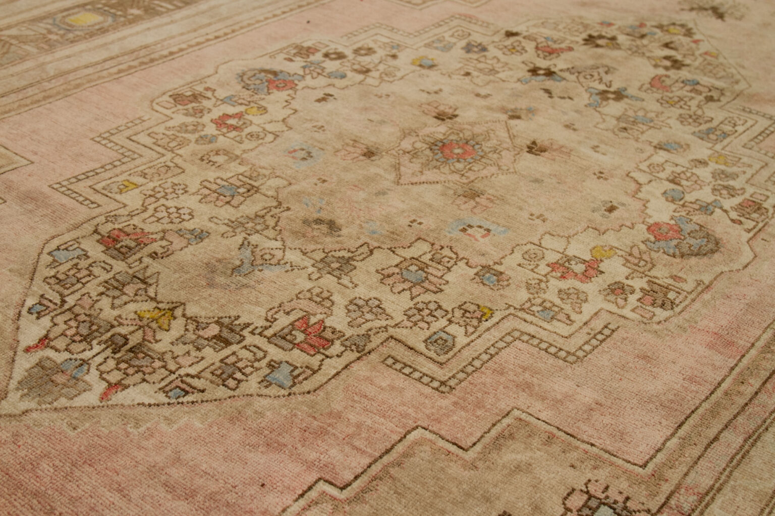 Thumbnail 14 for Antique Turkey Traditional Rug 92804