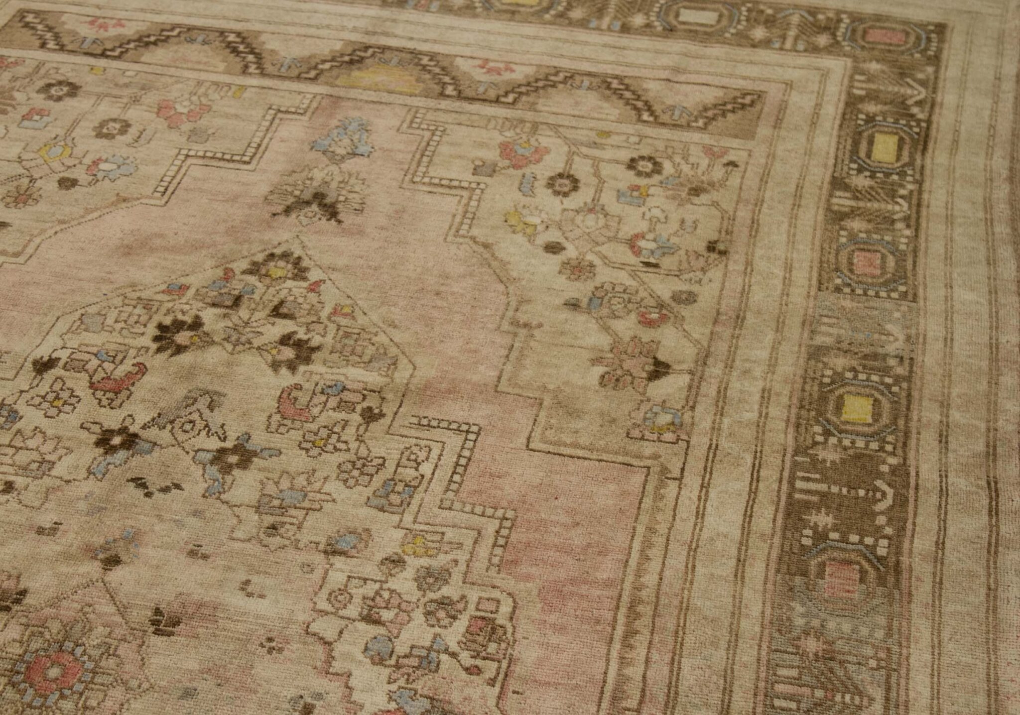 Thumbnail 9 for Antique Turkey Traditional Rug 92804