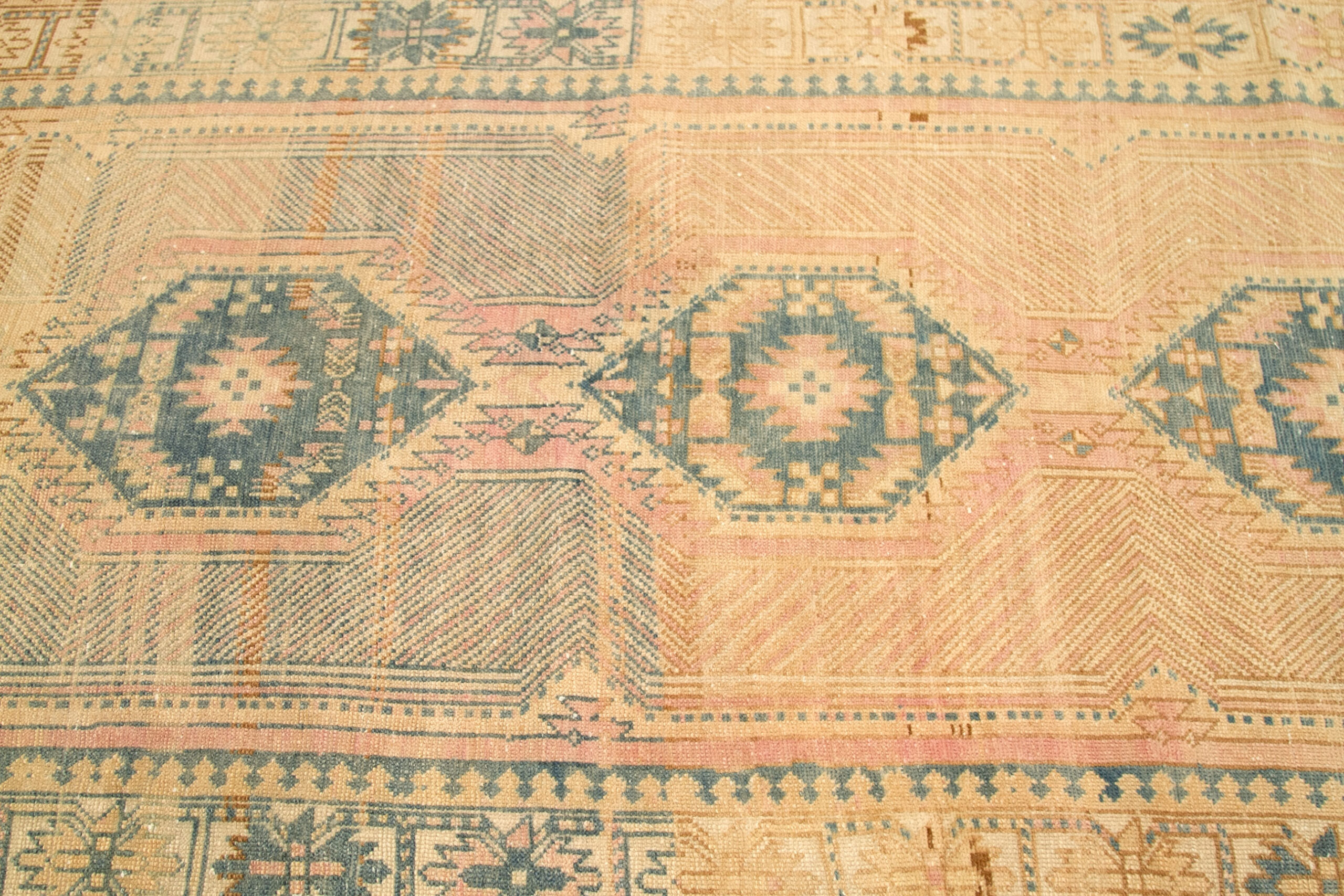Thumbnail 2 for Antique Turkey Traditional Rug 92690