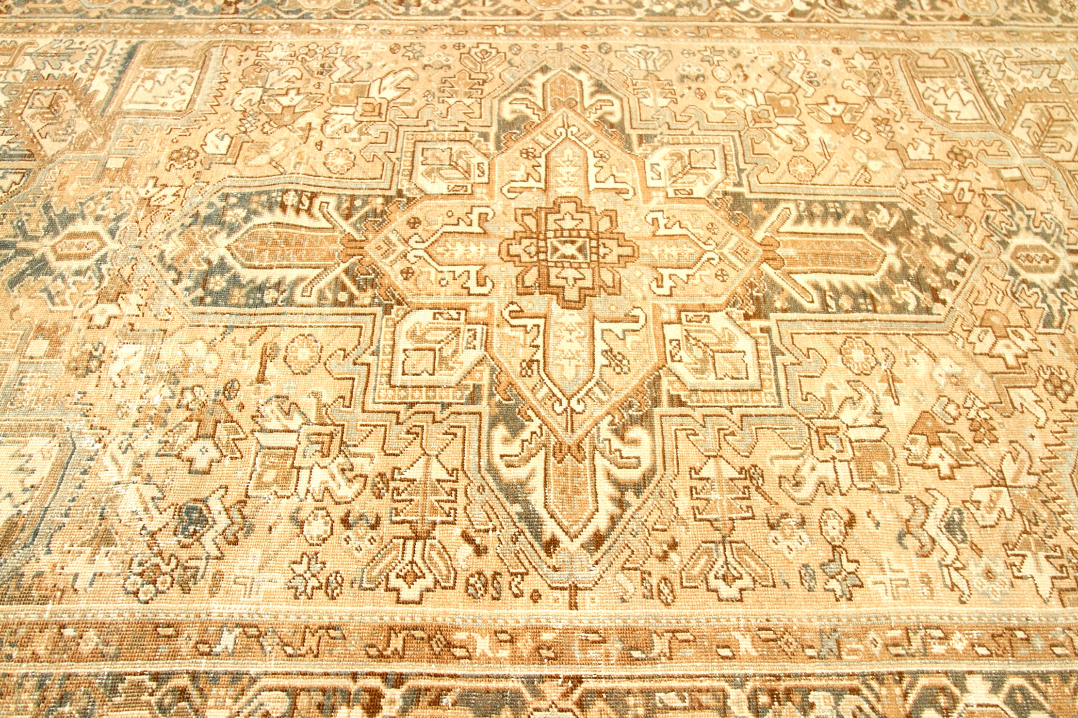 Thumbnail 4 for Antique Persian Heriz Traditional Rug 92701