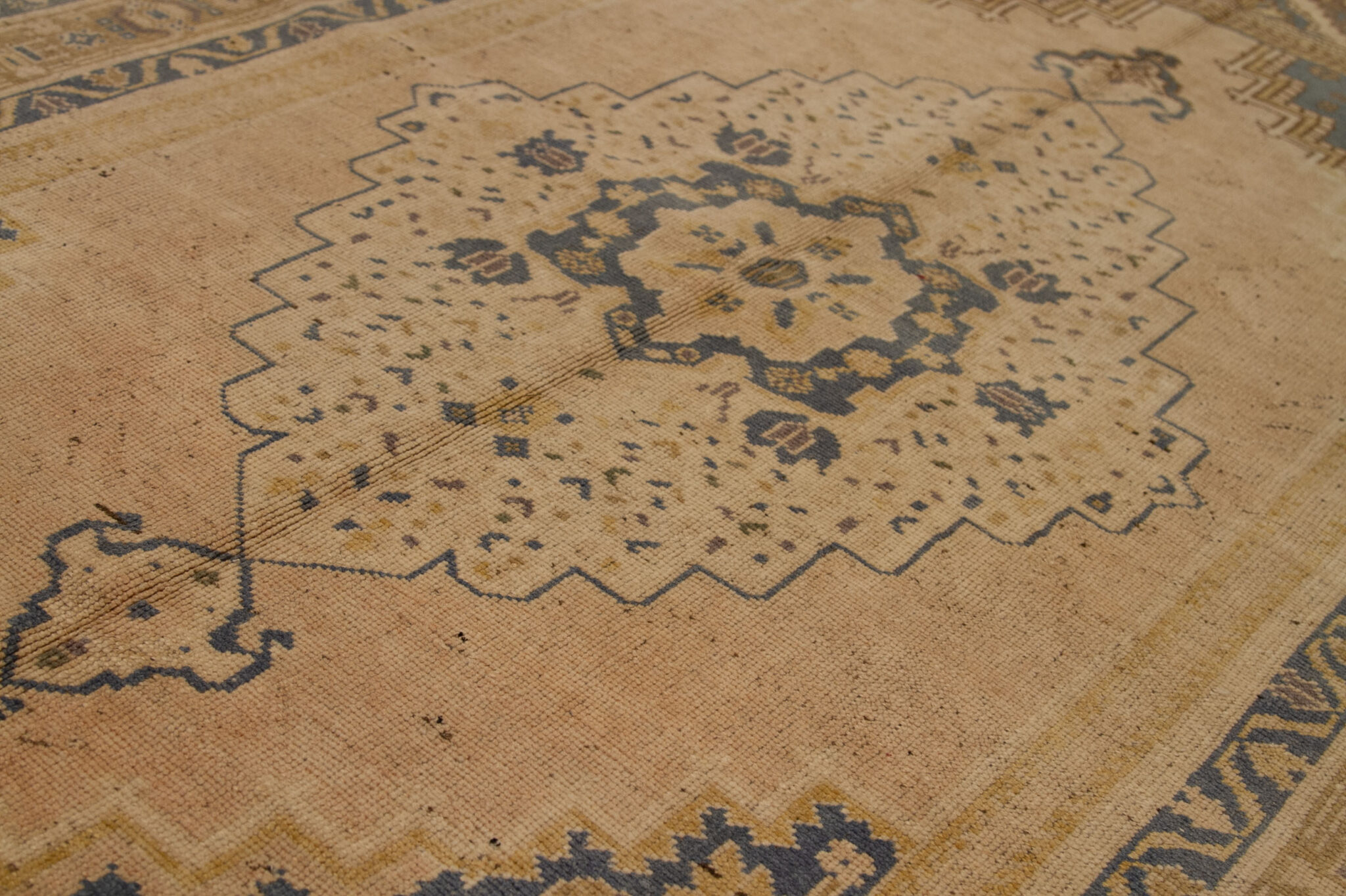 Thumbnail 7 for Antique Turkey Traditional Rug 92775