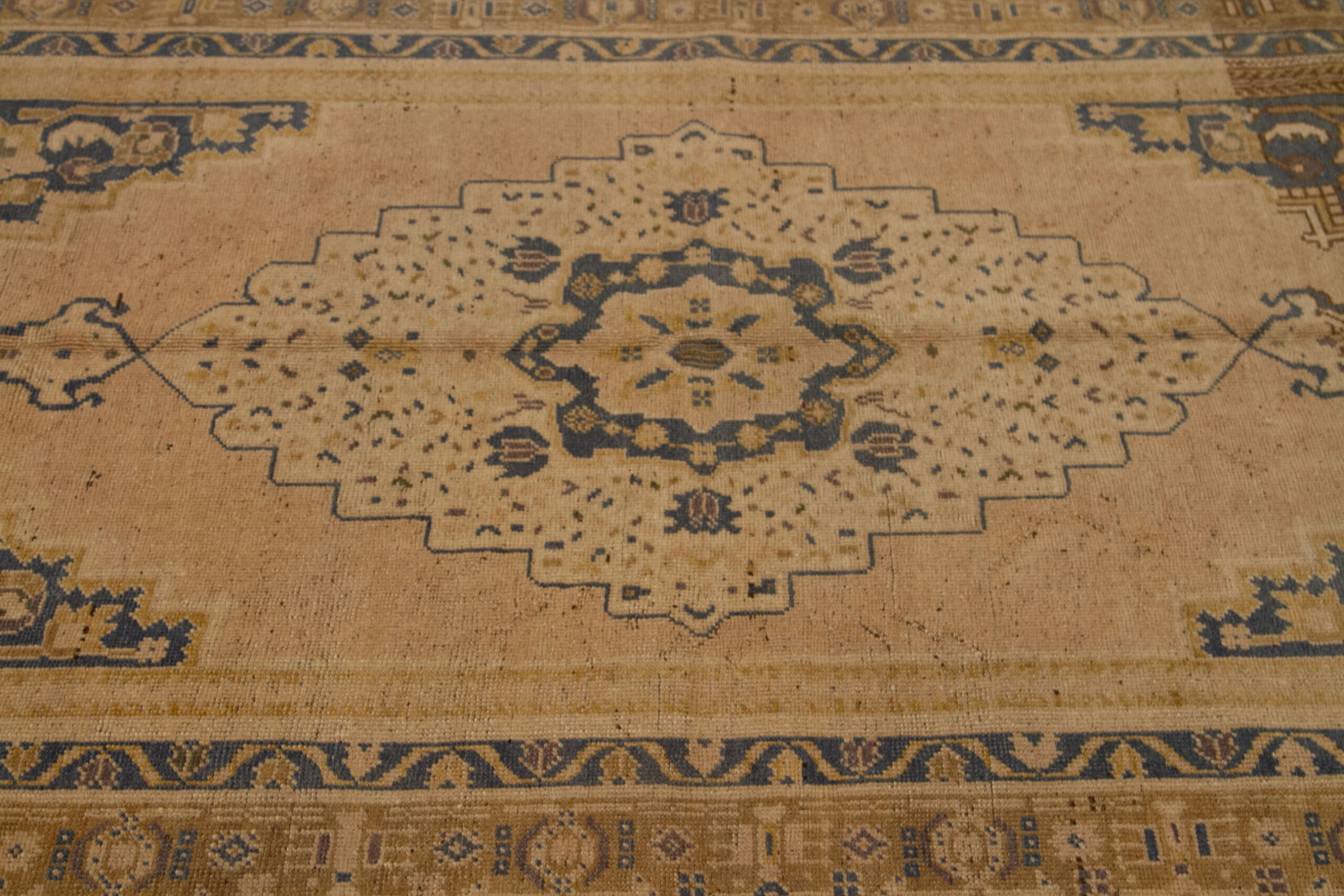 Thumbnail 2 for Antique Turkey Traditional Rug 92775