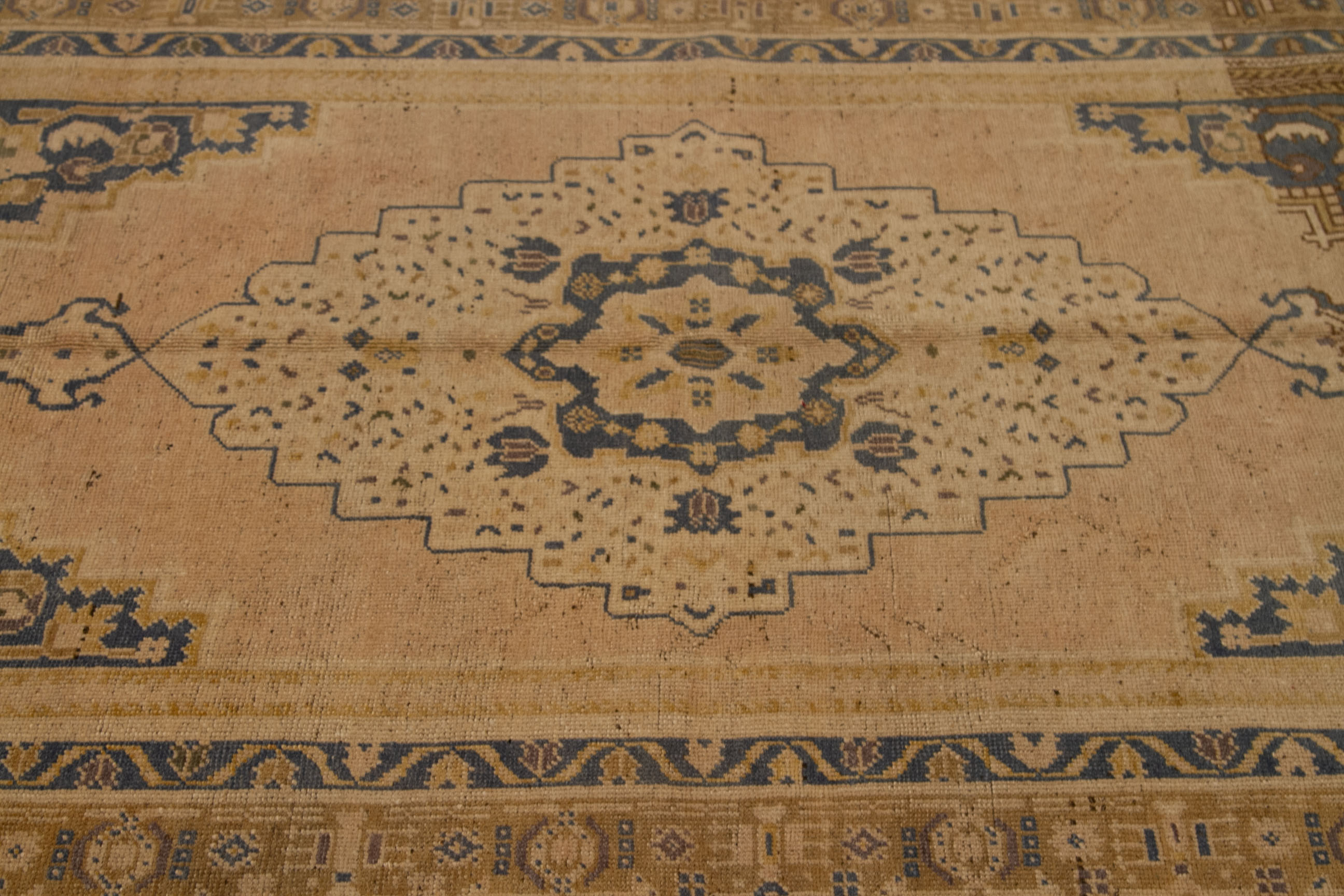 Thumbnail 5 for Antique Turkey Traditional Rug 92775